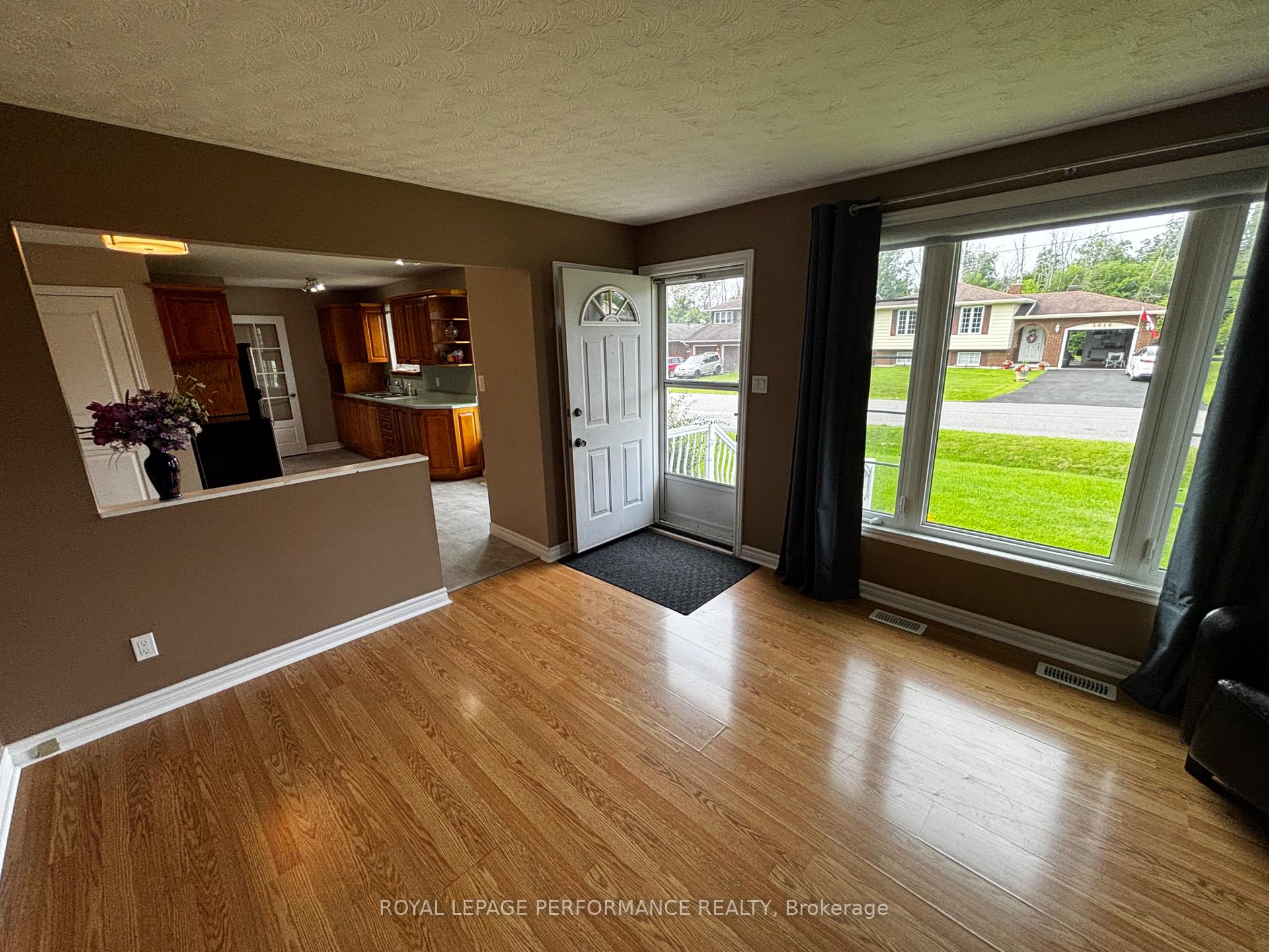 Photo 4 of 3013 Johnston Avenue, Cornwall, Cornwall — HOMEH