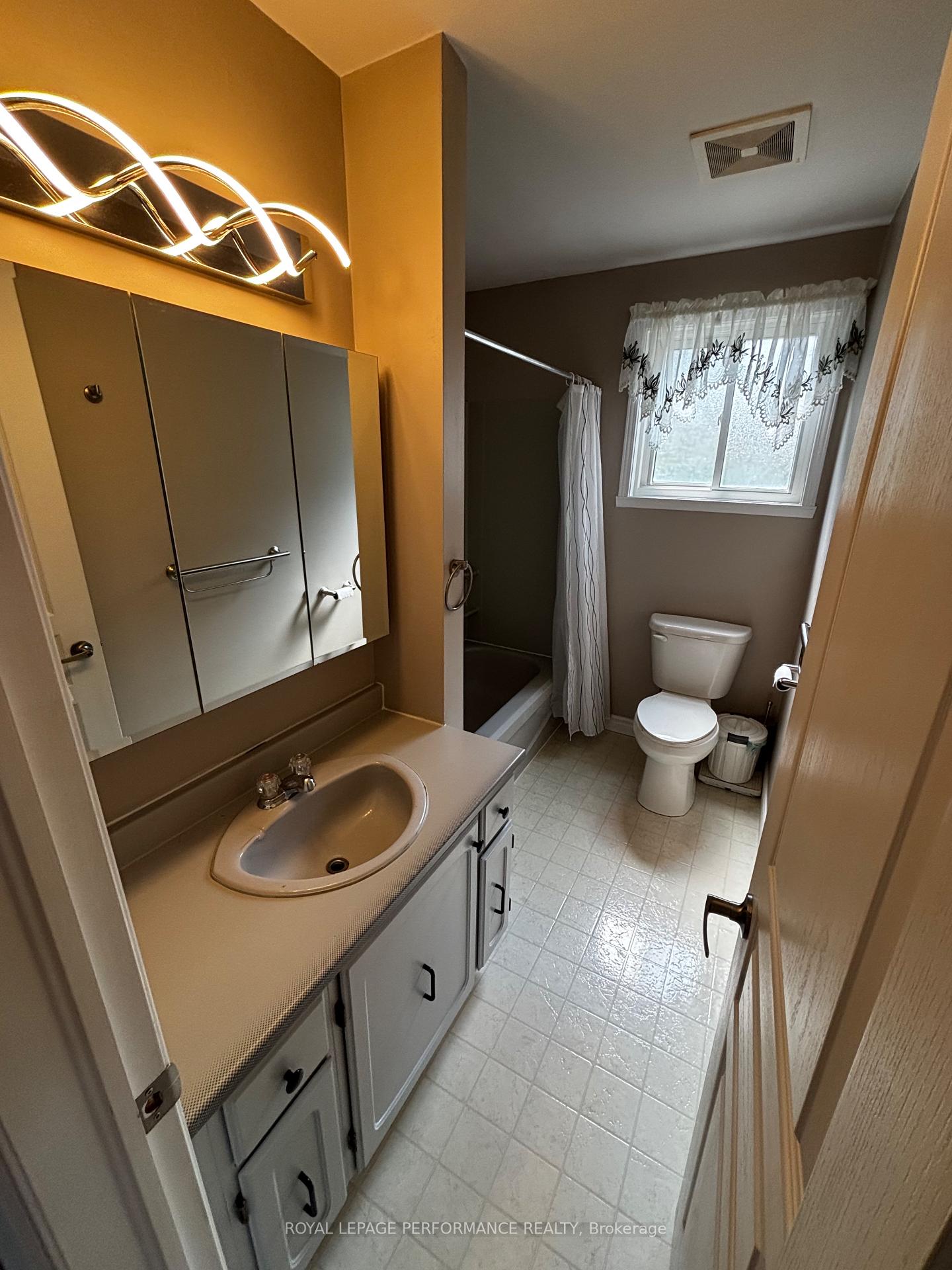 Photo 9 of 3013 Johnston Avenue, Cornwall, Cornwall — HOMEH
