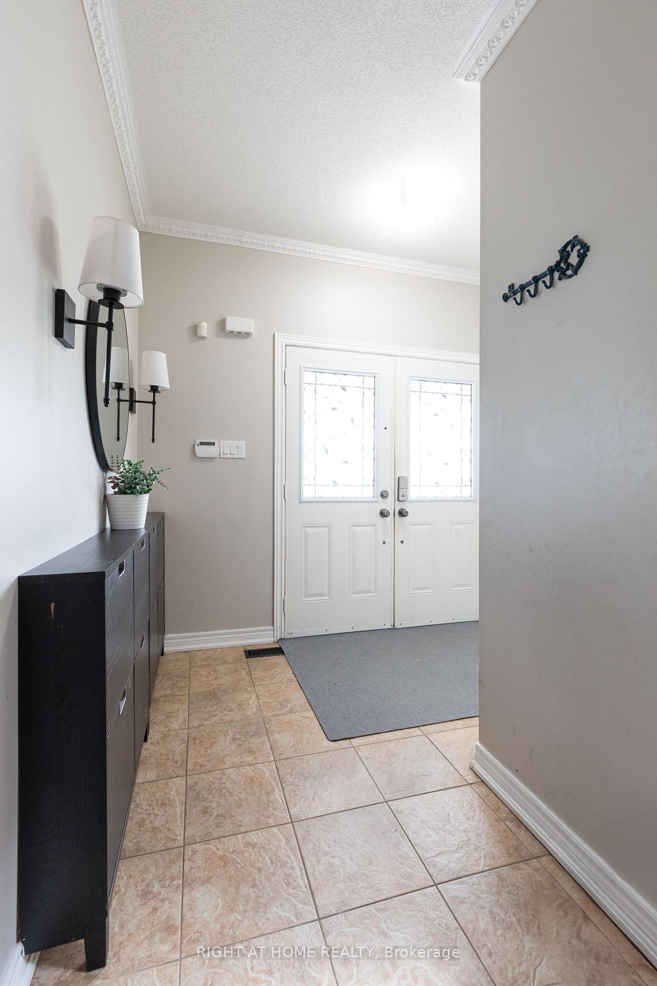 Photo 13 of 182 Maurier Boulevard, Vaughan, Patterson — HOMEH