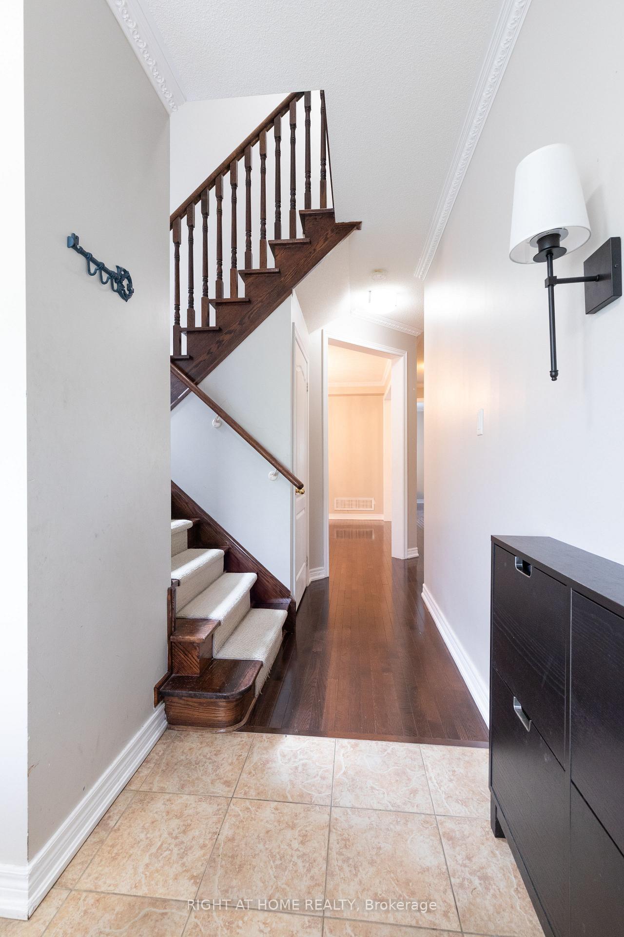 Photo 16 of 182 Maurier Boulevard, Vaughan, Patterson — HOMEH
