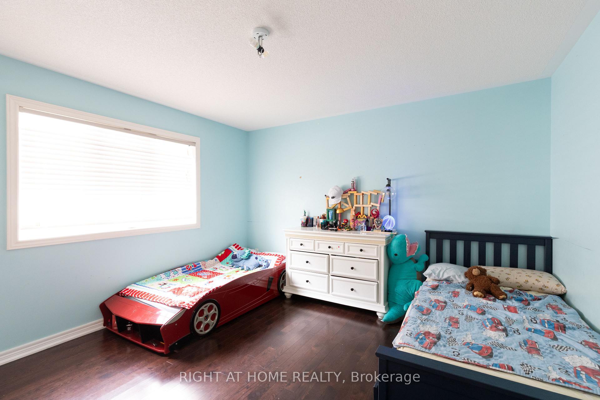 Photo 23 of 182 Maurier Boulevard, Vaughan, Patterson — HOMEH