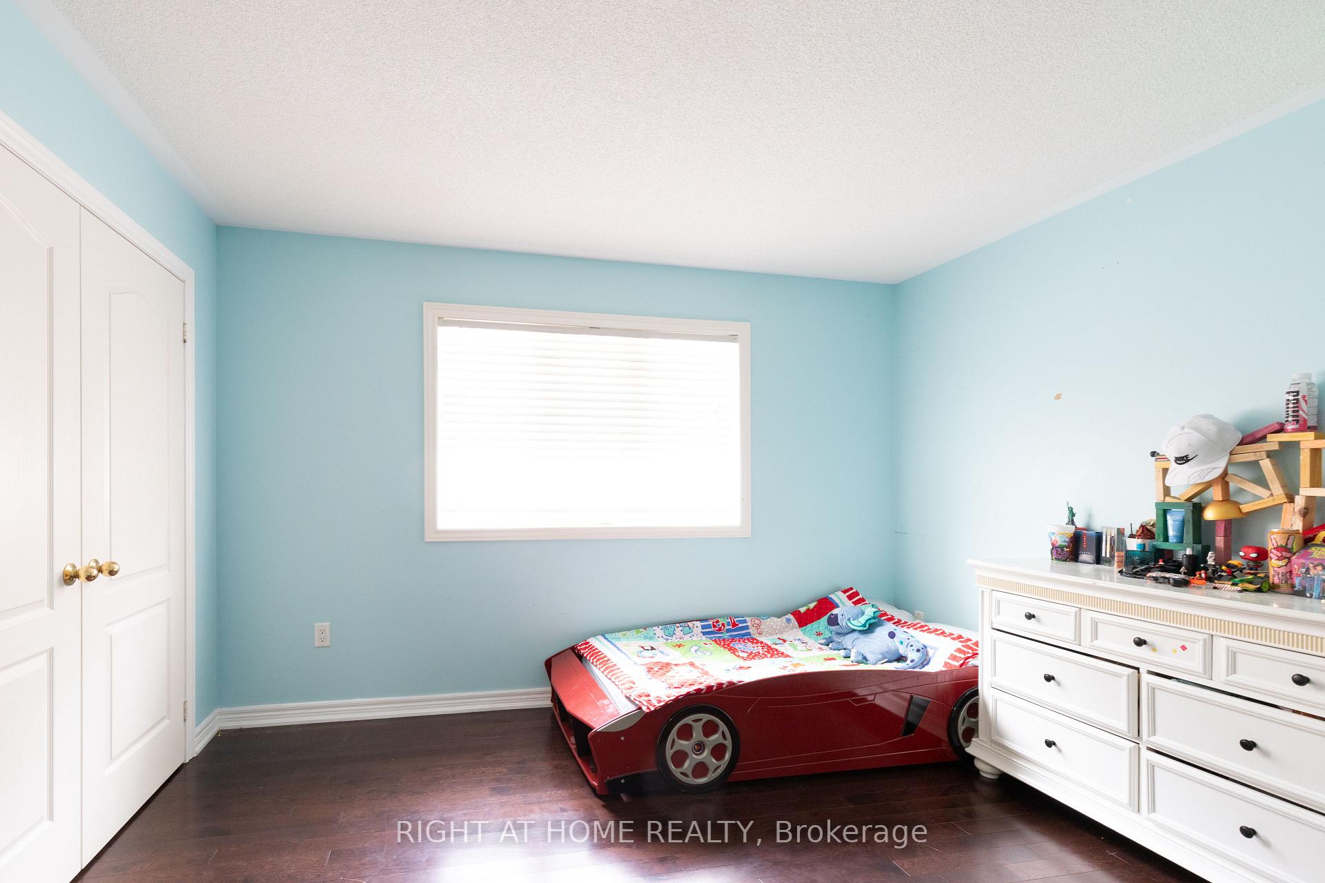 Photo 24 of 182 Maurier Boulevard, Vaughan, Patterson — HOMEH