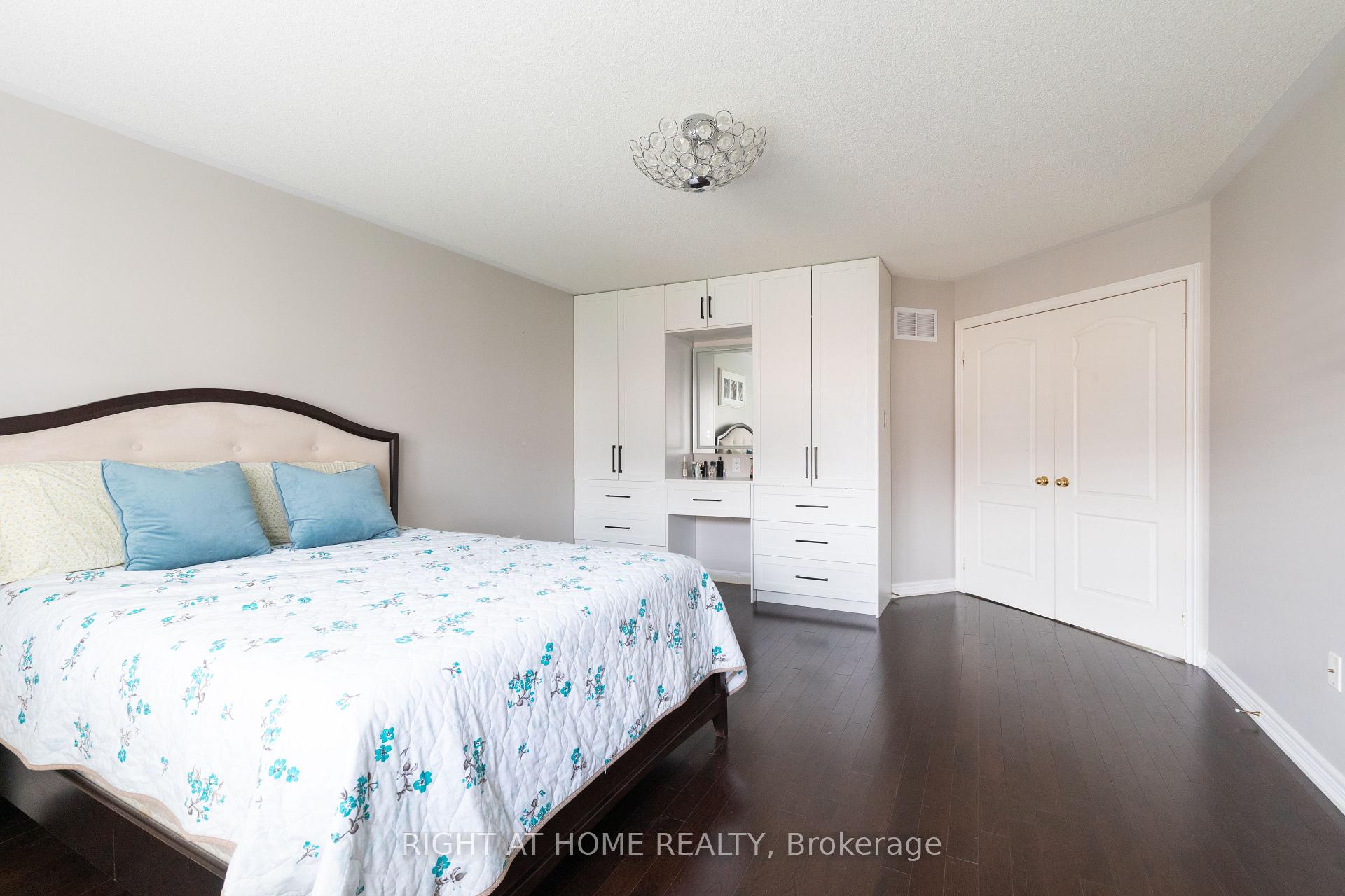 Photo 27 of 182 Maurier Boulevard, Vaughan, Patterson — HOMEH