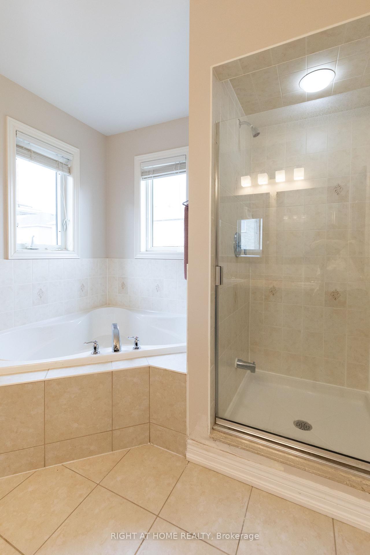 Photo 28 of 182 Maurier Boulevard, Vaughan, Patterson — HOMEH