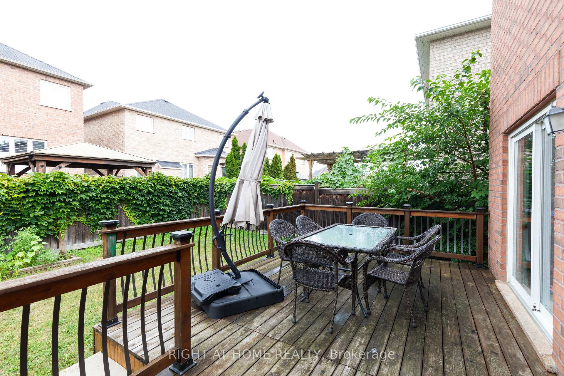 Photo 34 of 182 Maurier Boulevard, Vaughan, Patterson — HOMEH