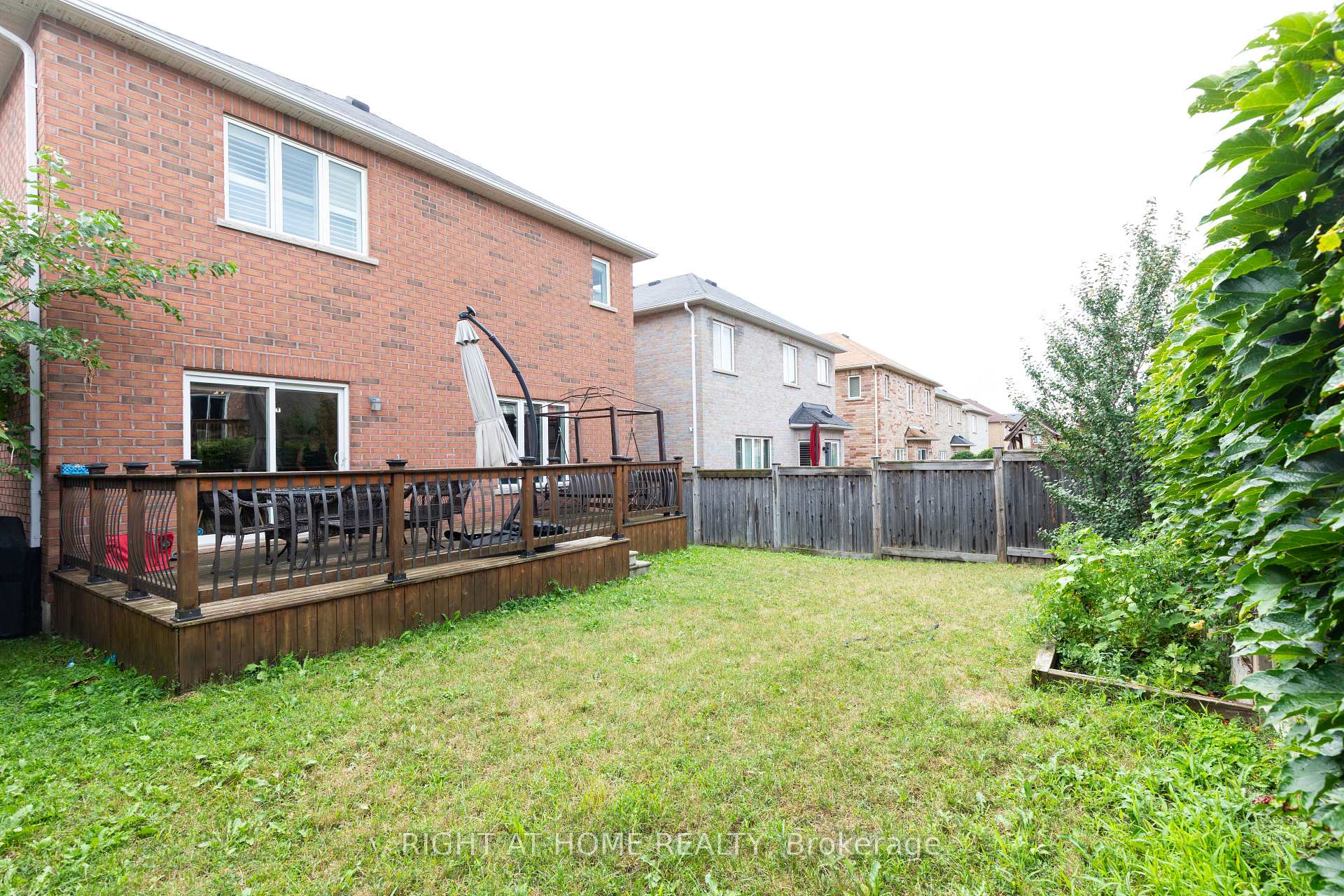 Photo 37 of 182 Maurier Boulevard, Vaughan, Patterson — HOMEH