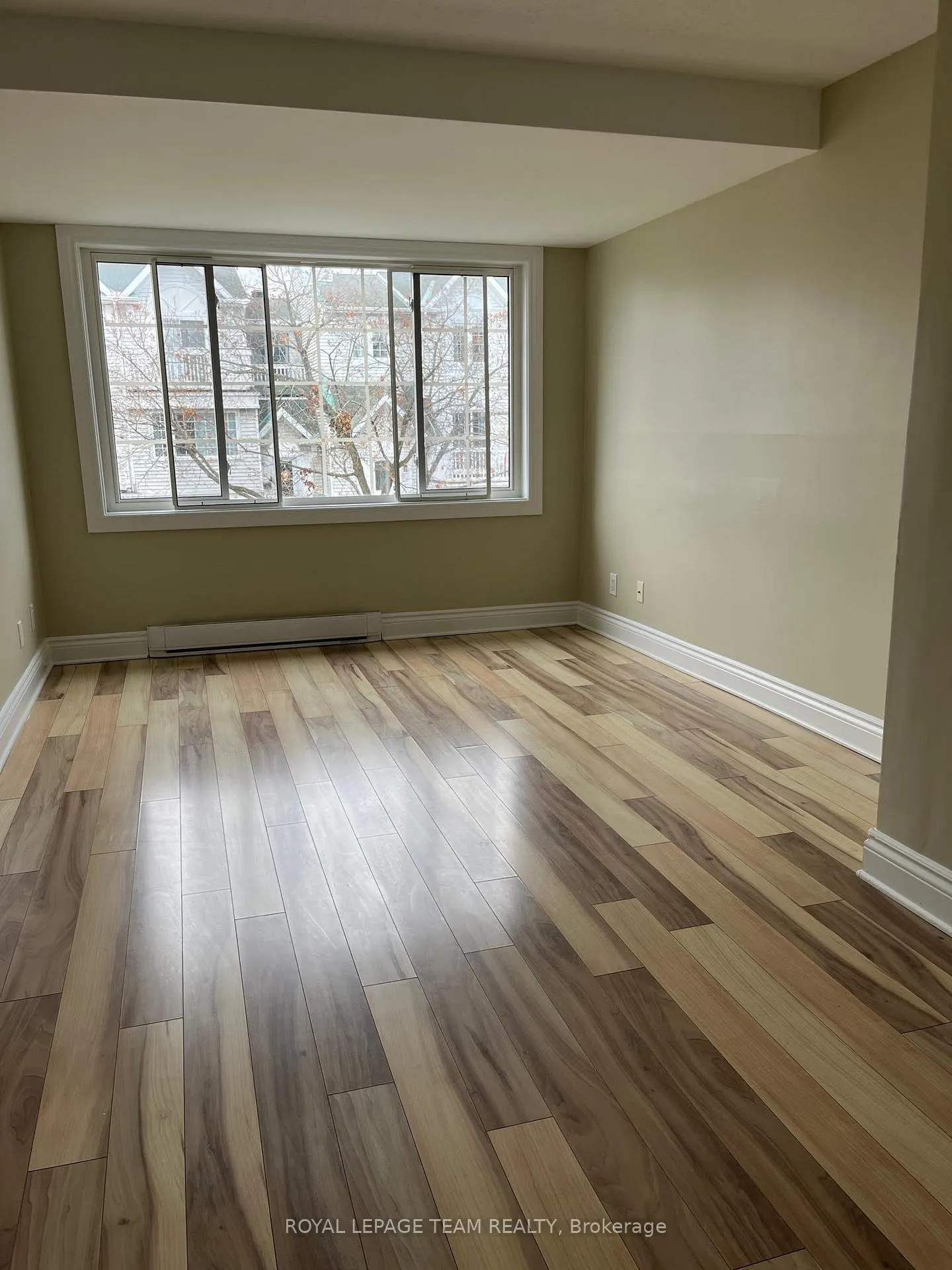 Photo 4 of Unit 64, 123 Castlegreen Private, Ottawa, Hunt Club Park/Greenboro — HOMEH
