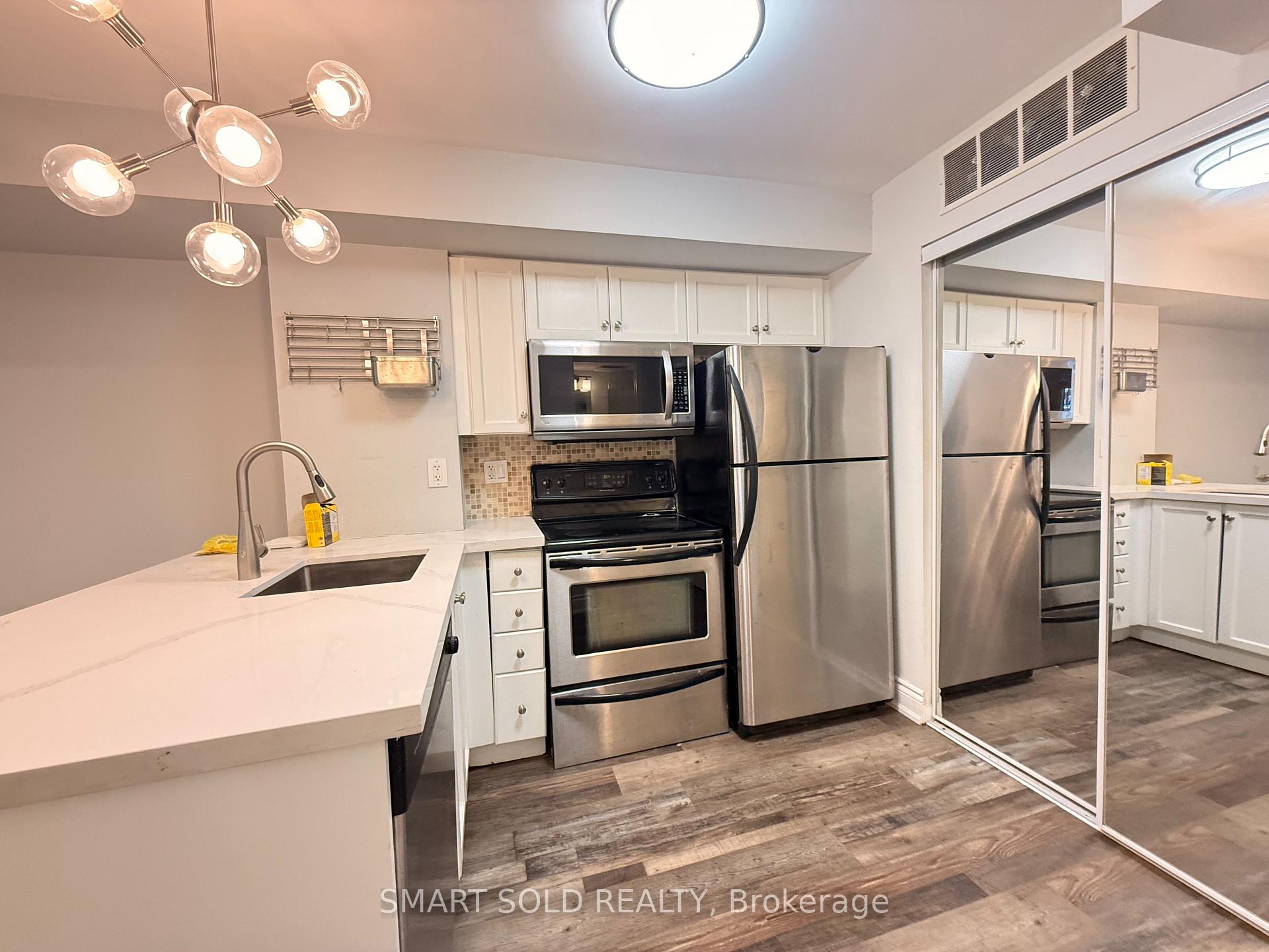 Photo 4 of Unit 725, 10 Laidlaw Street, Toronto, South Parkdale — HOMEH