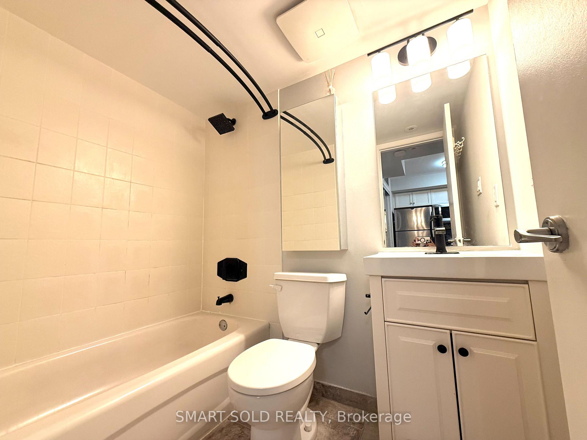 Photo 12 of Unit 725, 10 Laidlaw Street, Toronto, South Parkdale — HOMEH