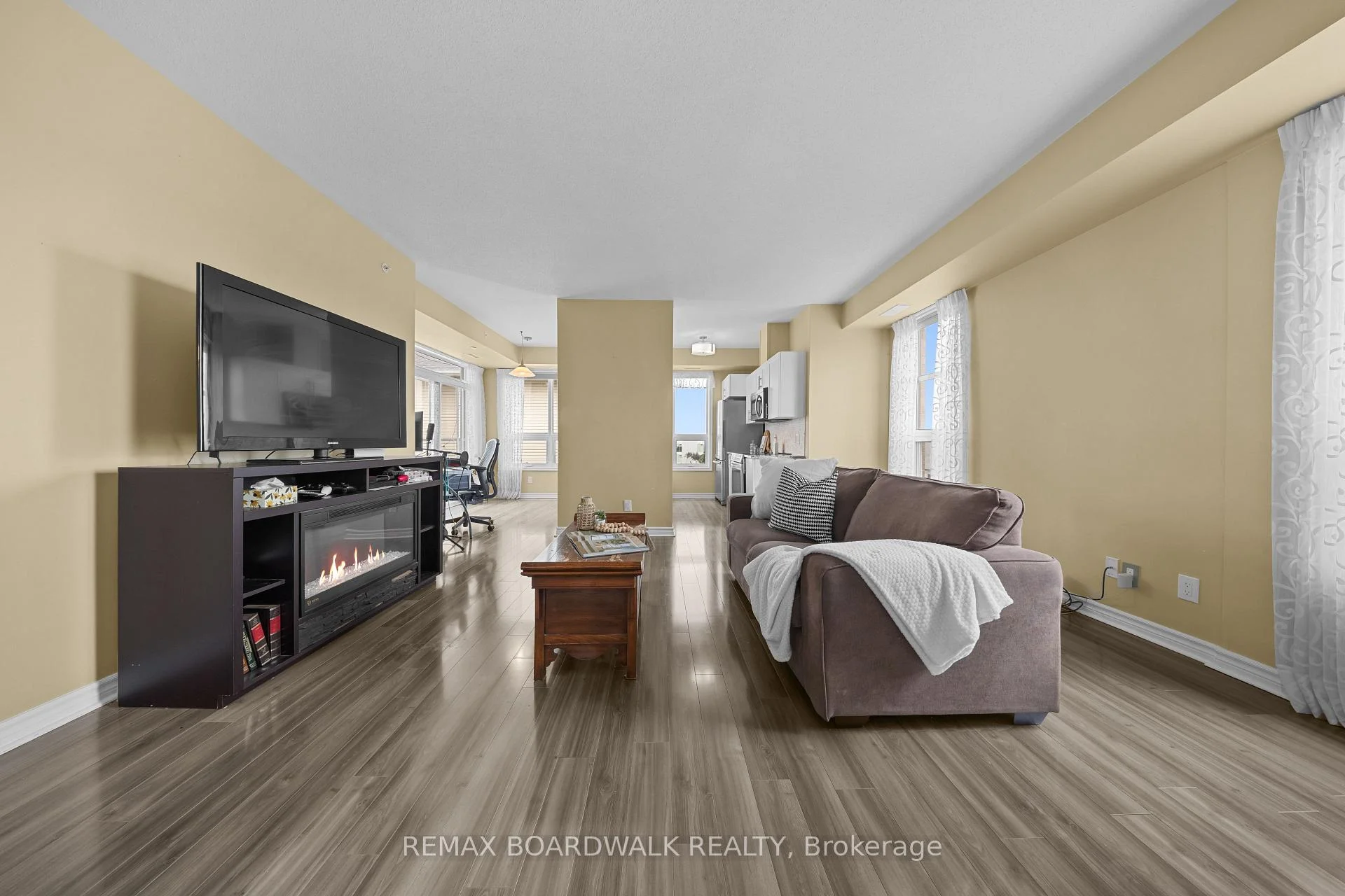 Photo 4 of Unit 302, 760 Chapman Mills Drive, Ottawa, Barrhaven - Strandherd — HOMEH