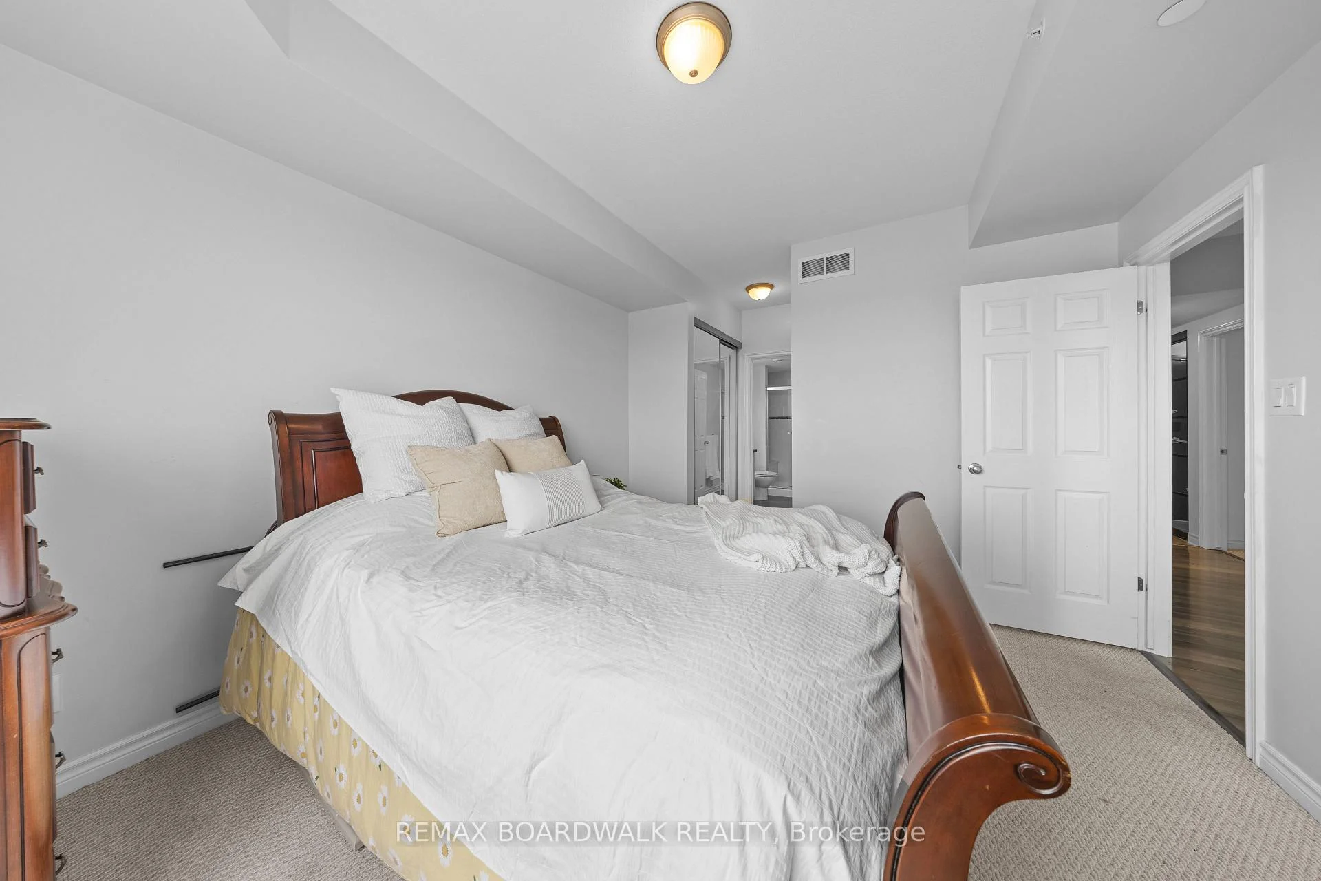 Photo 6 of Unit 302, 760 Chapman Mills Drive, Ottawa, Barrhaven - Strandherd — HOMEH