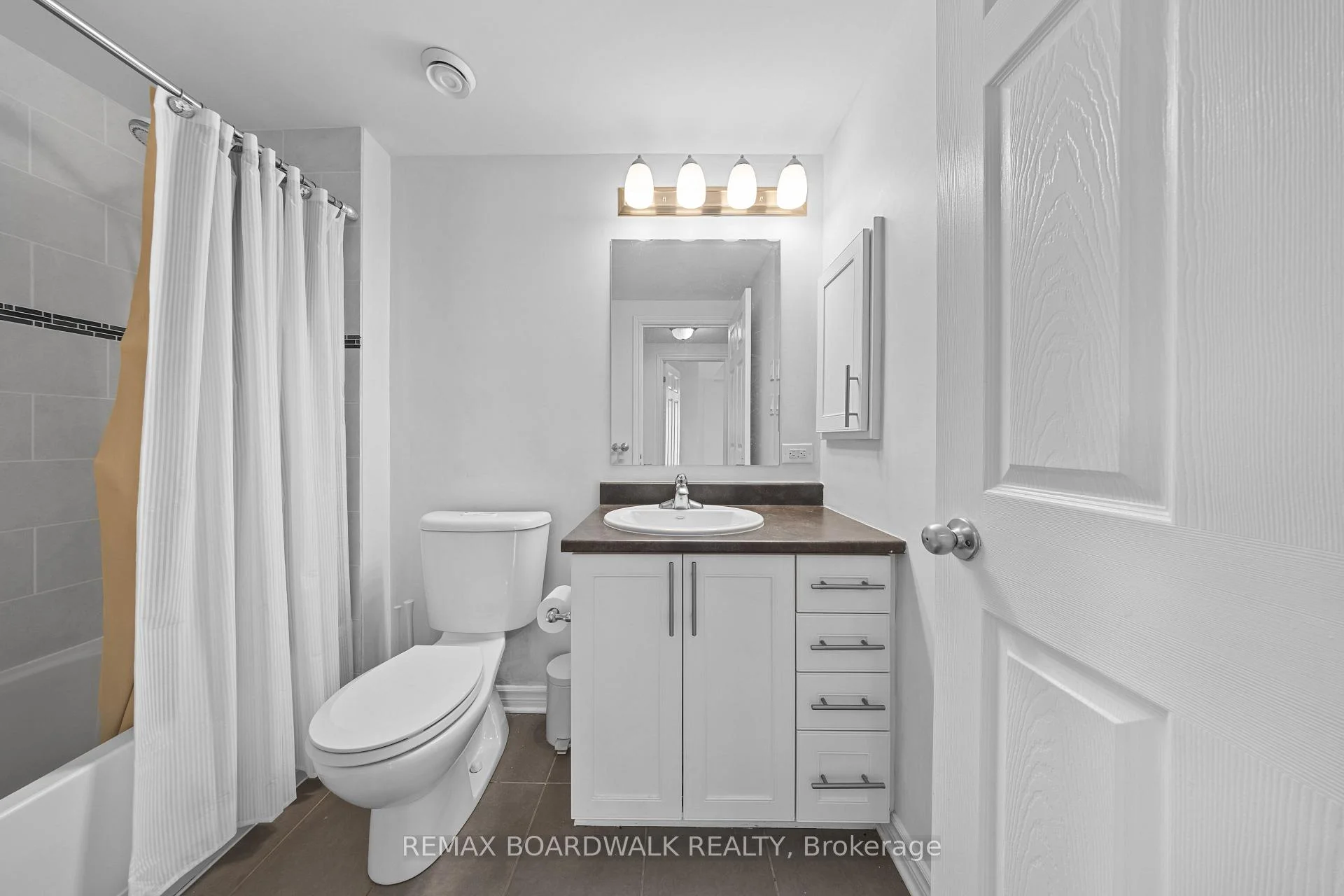 Photo 7 of Unit 302, 760 Chapman Mills Drive, Ottawa, Barrhaven - Strandherd — HOMEH