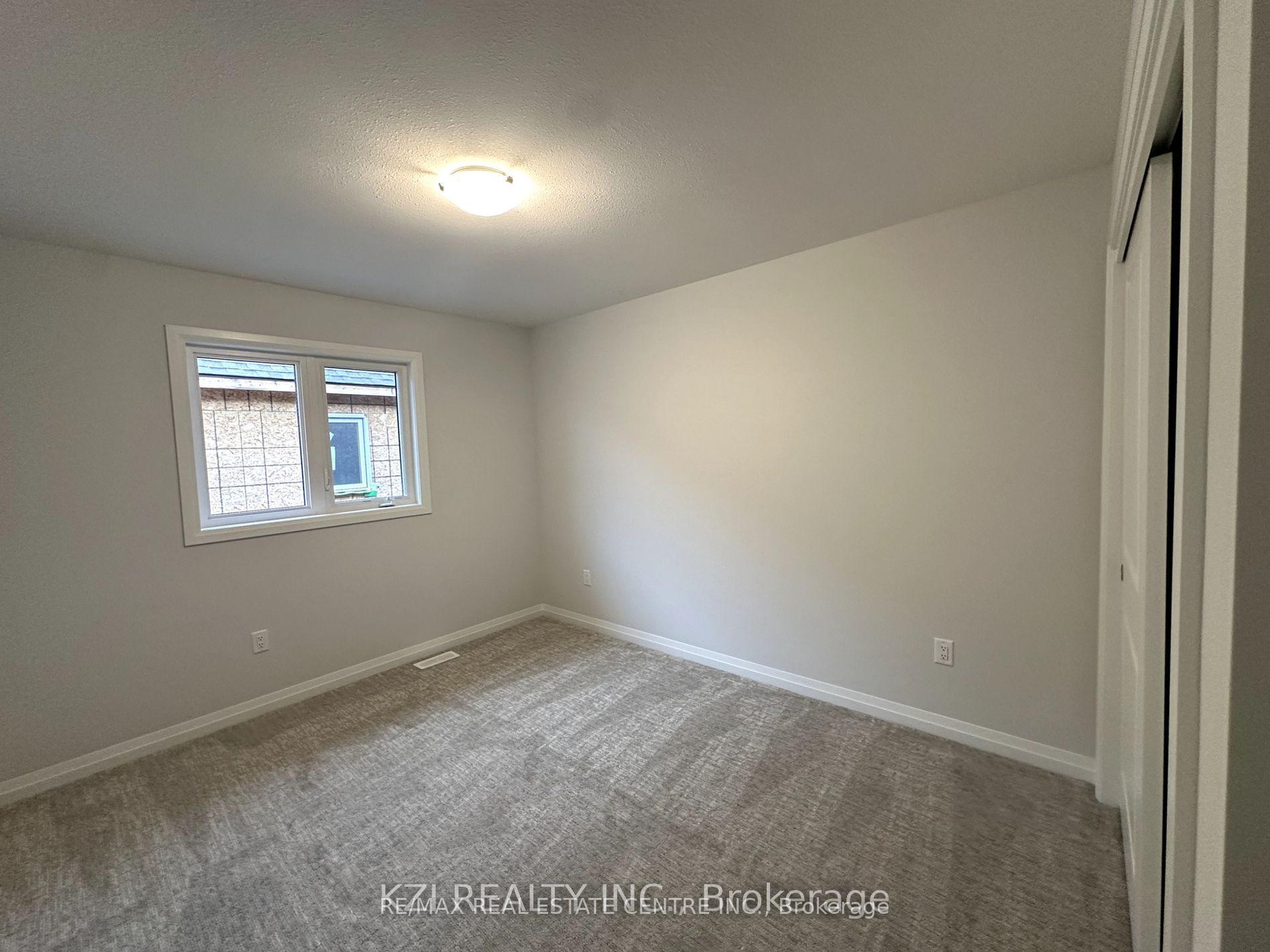 Photo 9 of 27 Samuel Avenue, Pelham, Fonthill — HOMEH
