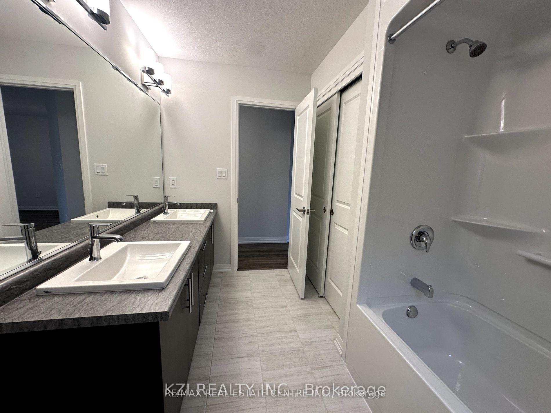 Photo 13 of 27 Samuel Avenue, Pelham, Fonthill — HOMEH
