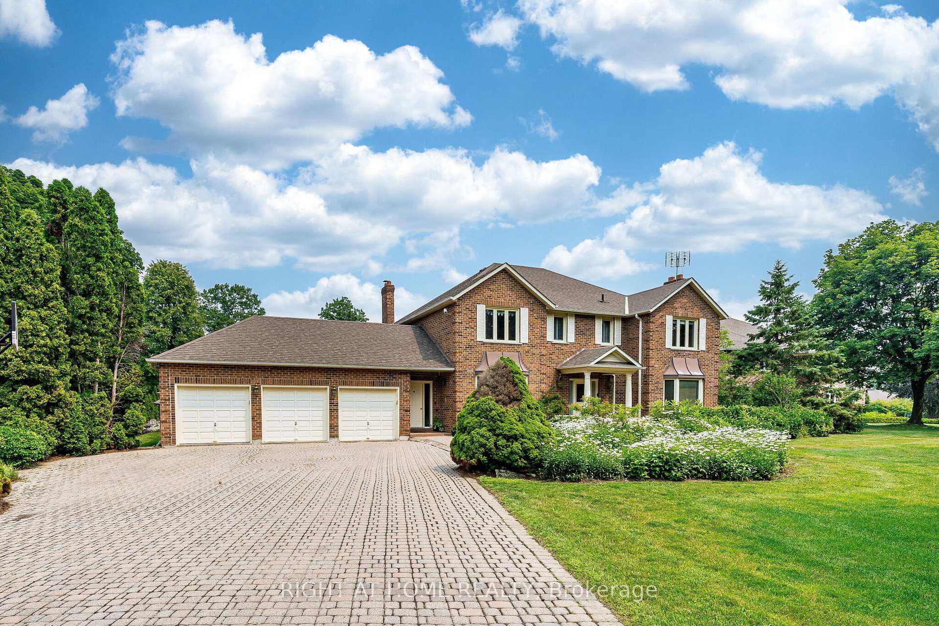 Photo 4 of 9 Glenridge Drive, Markham, Devil's Elbow — HOMEH