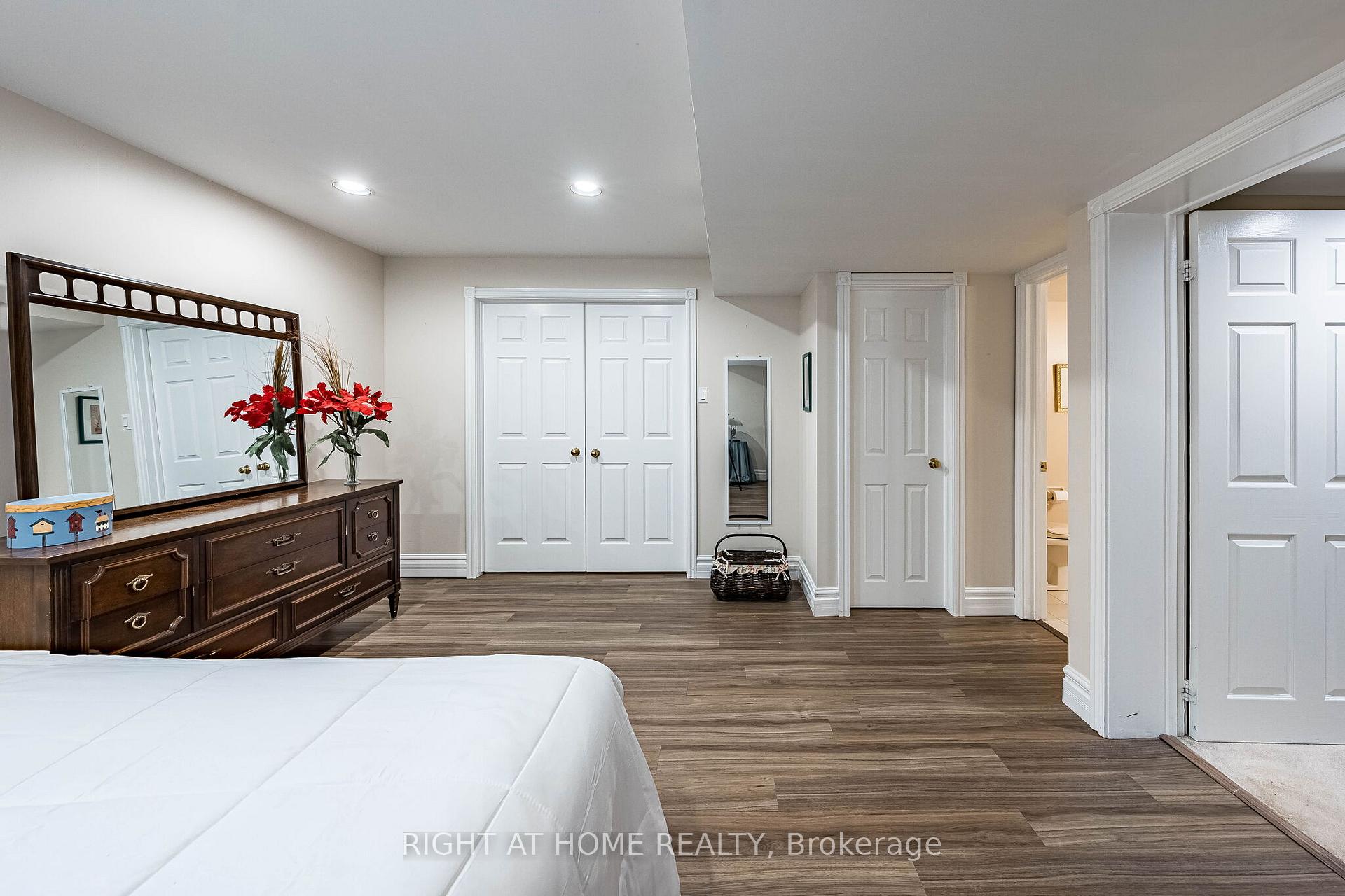 Photo 33 of 9 Glenridge Drive, Markham, Devil's Elbow — HOMEH