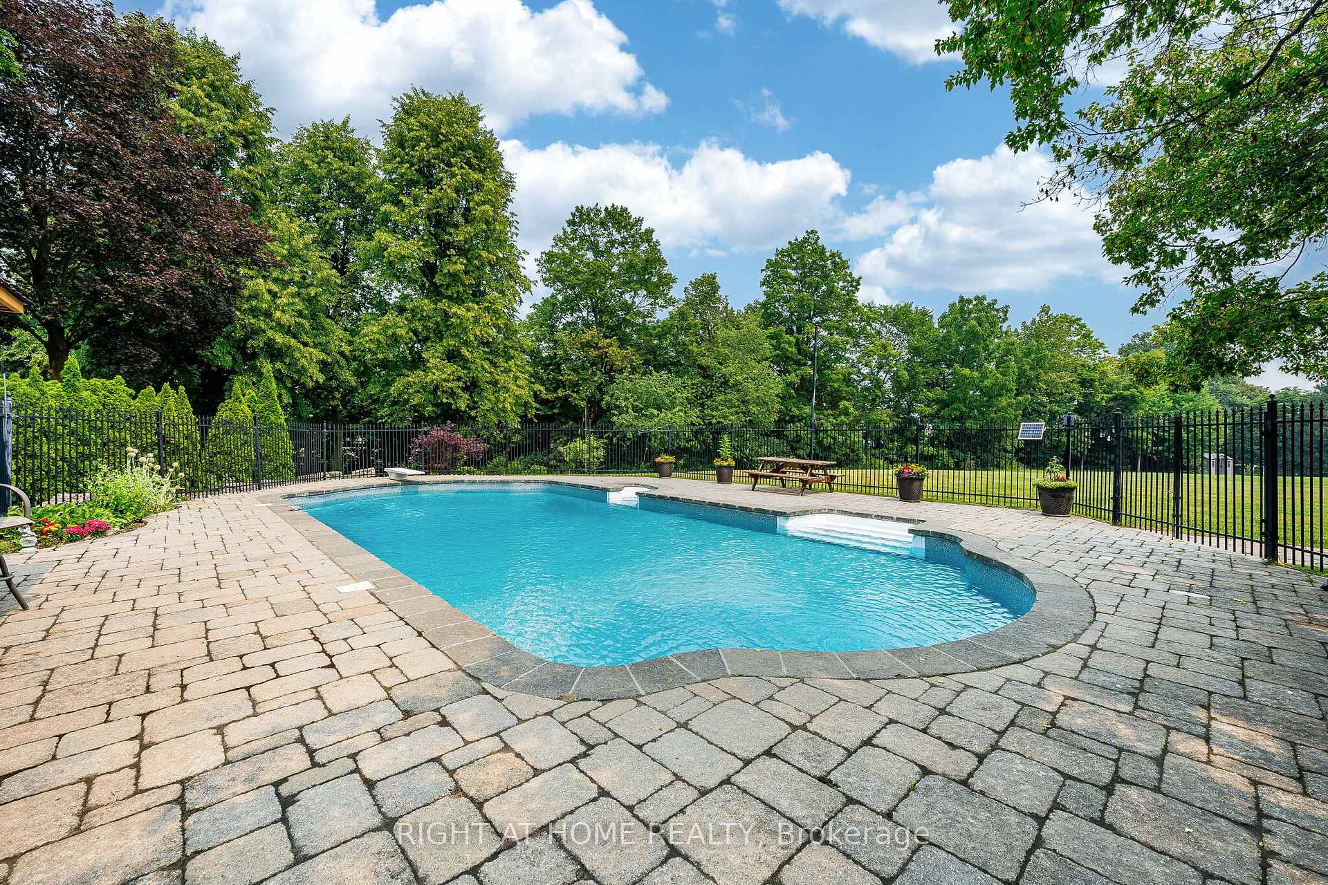 Photo 35 of 9 Glenridge Drive, Markham, Devil's Elbow — HOMEH