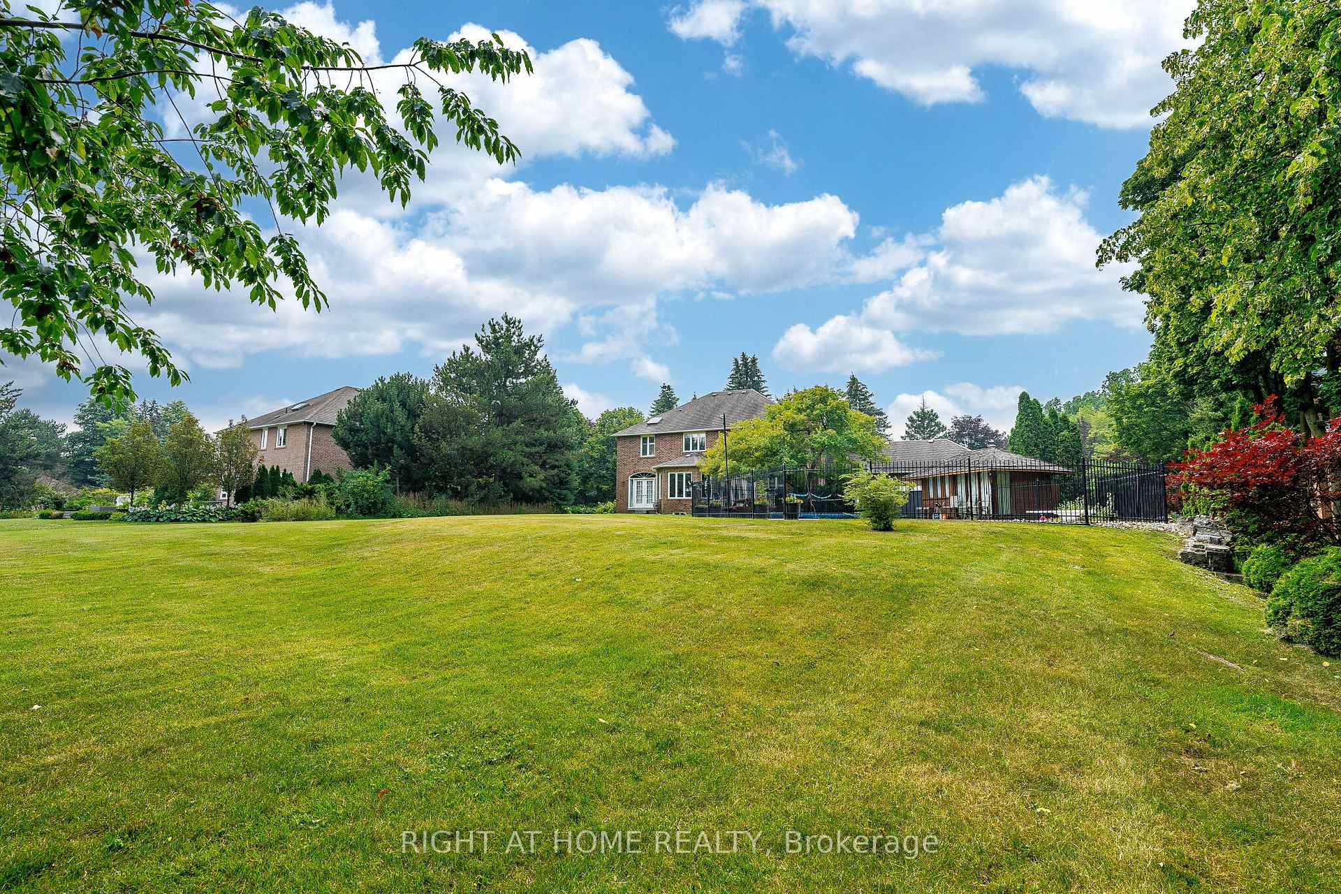 Photo 38 of 9 Glenridge Drive, Markham, Devil's Elbow — HOMEH