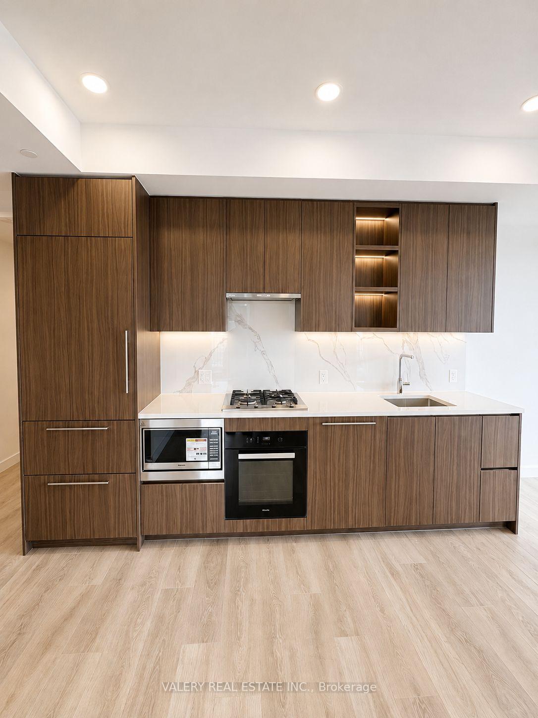 Photo 8 of Unit 1005, 75 Billes Heights, North York, Bayview Village — HOMEH