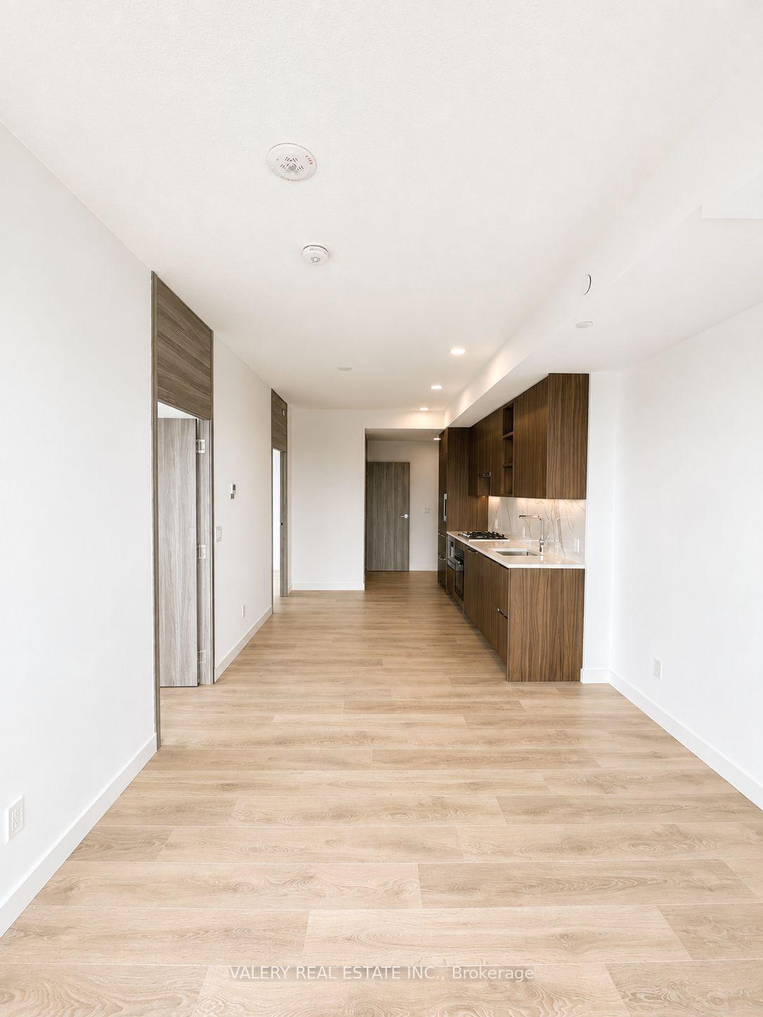 Photo 9 of Unit 1005, 75 Billes Heights, North York, Bayview Village — HOMEH