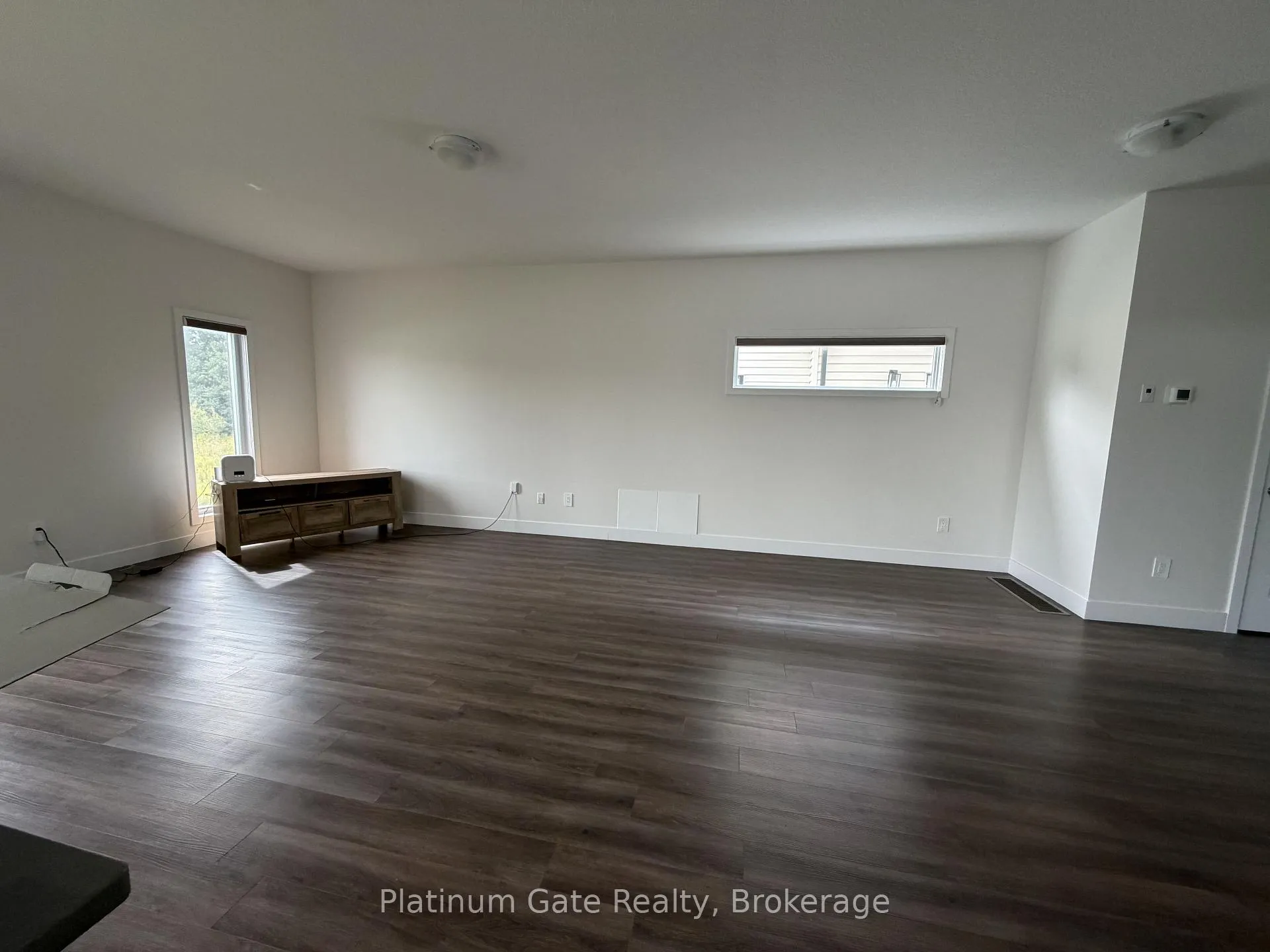 Photo 3 of Unit UPPER, 1433 Twilite Boulevard, London, North S — HOMEH