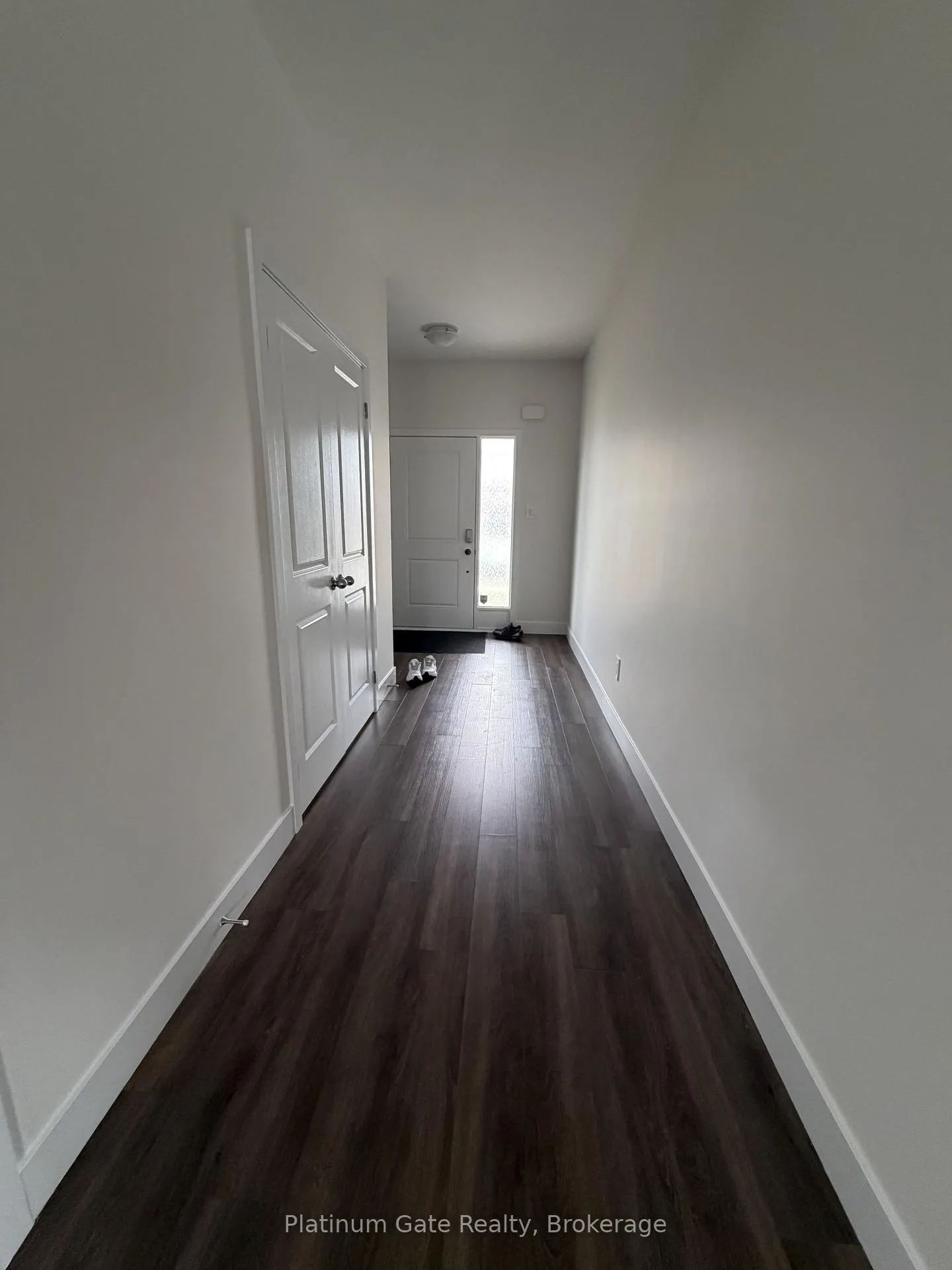 Photo 5 of Unit UPPER, 1433 Twilite Boulevard, London, North S — HOMEH