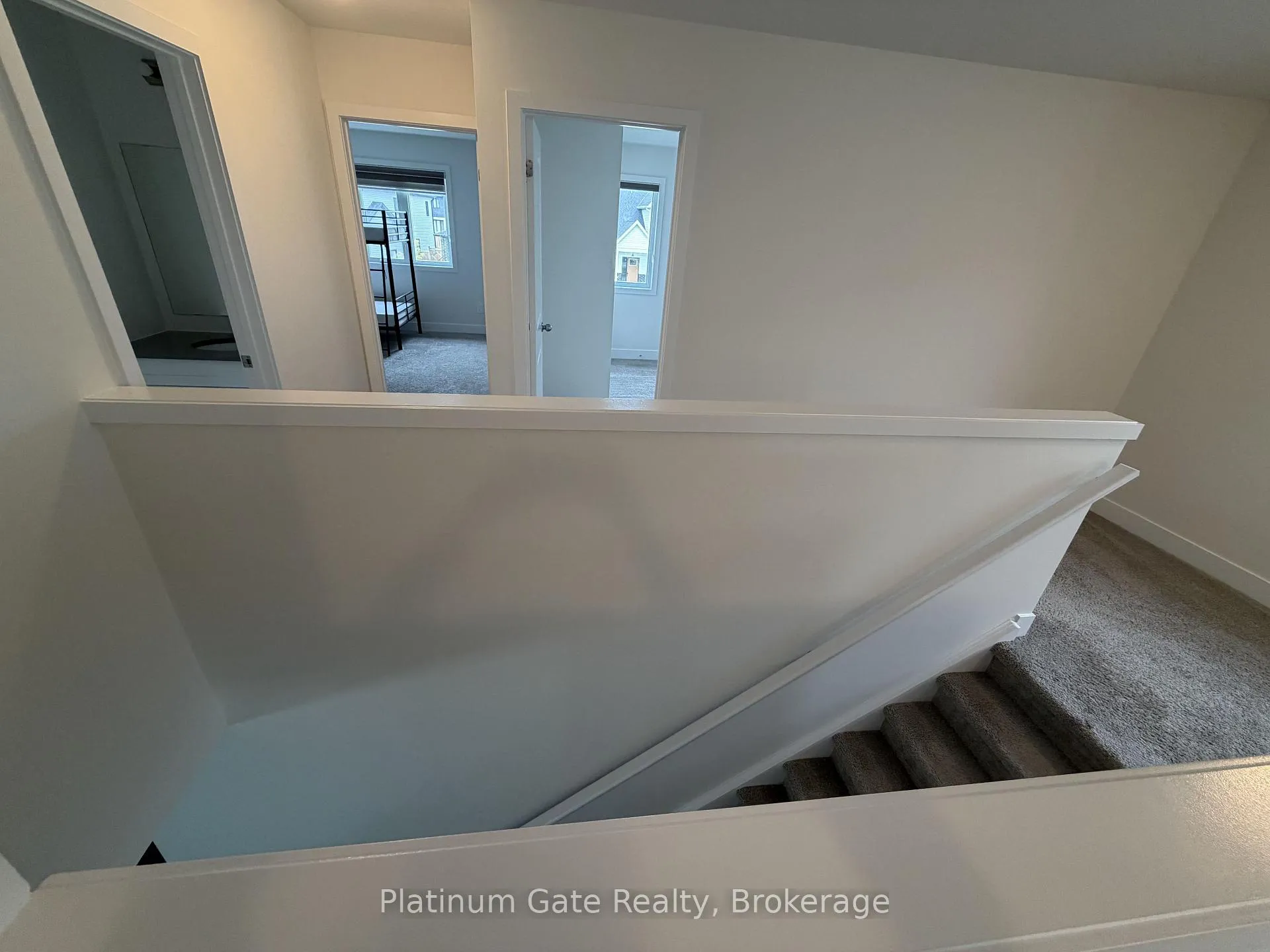 Photo 7 of Unit UPPER, 1433 Twilite Boulevard, London, North S — HOMEH