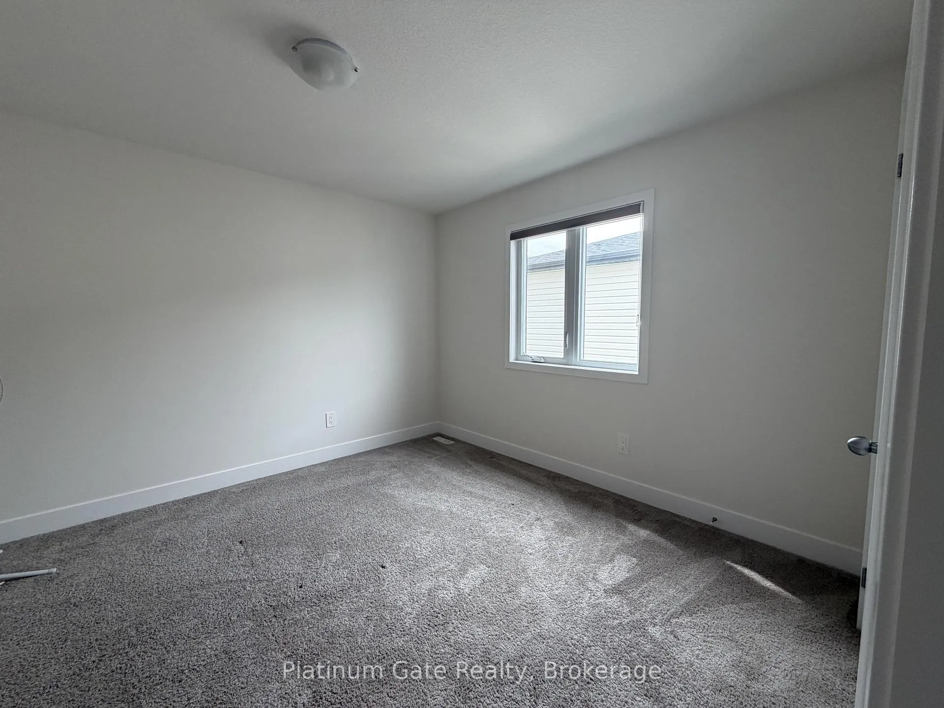 Photo 9 of Unit UPPER, 1433 Twilite Boulevard, London, North S — HOMEH