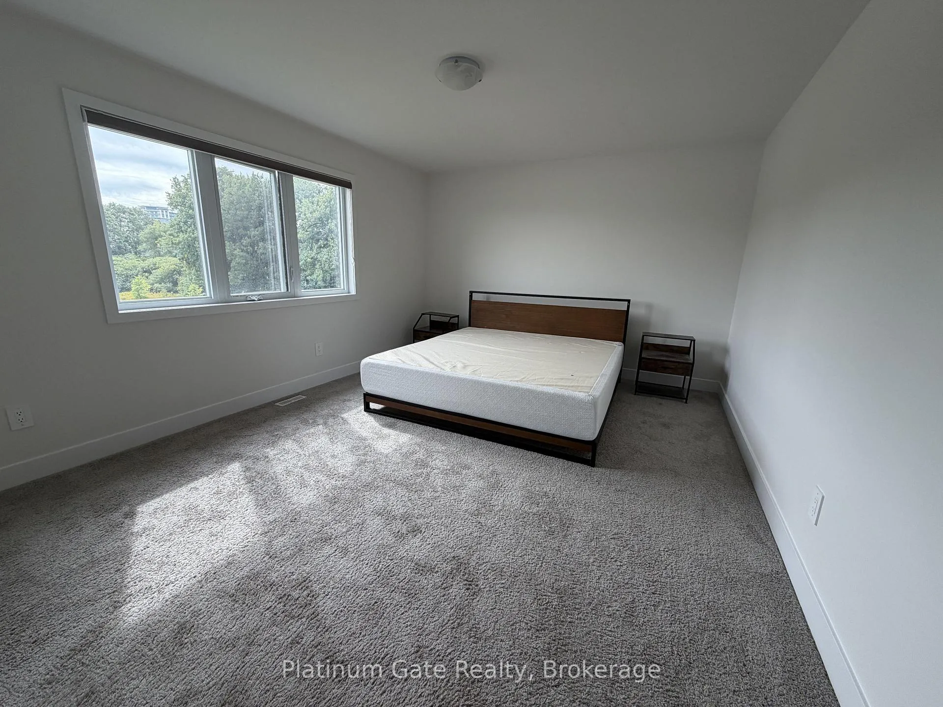 Photo 11 of Unit UPPER, 1433 Twilite Boulevard, London, North S — HOMEH