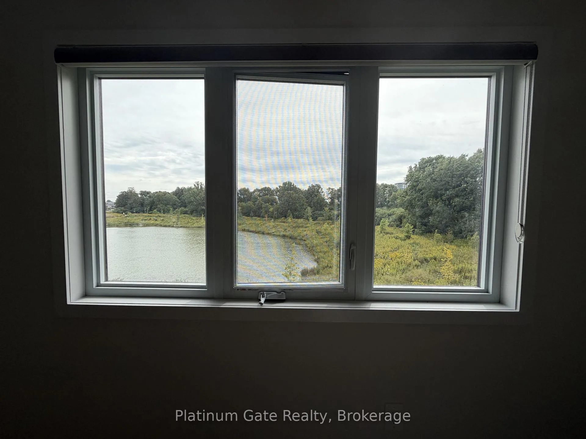 Photo 12 of Unit UPPER, 1433 Twilite Boulevard, London, North S — HOMEH