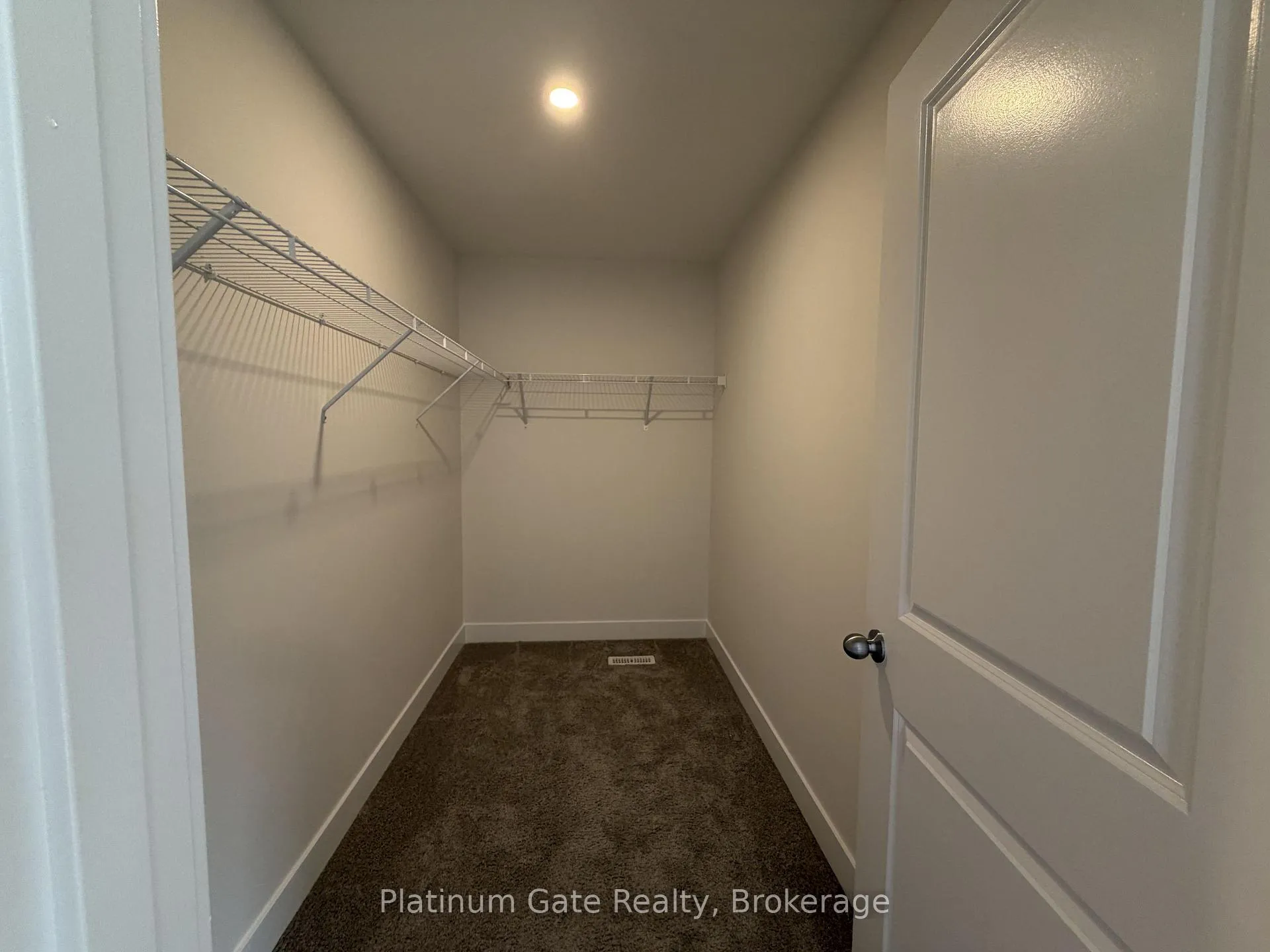 Photo 16 of Unit UPPER, 1433 Twilite Boulevard, London, North S — HOMEH