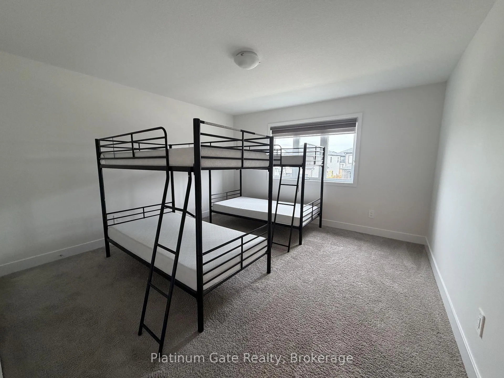 Photo 19 of Unit UPPER, 1433 Twilite Boulevard, London, North S — HOMEH
