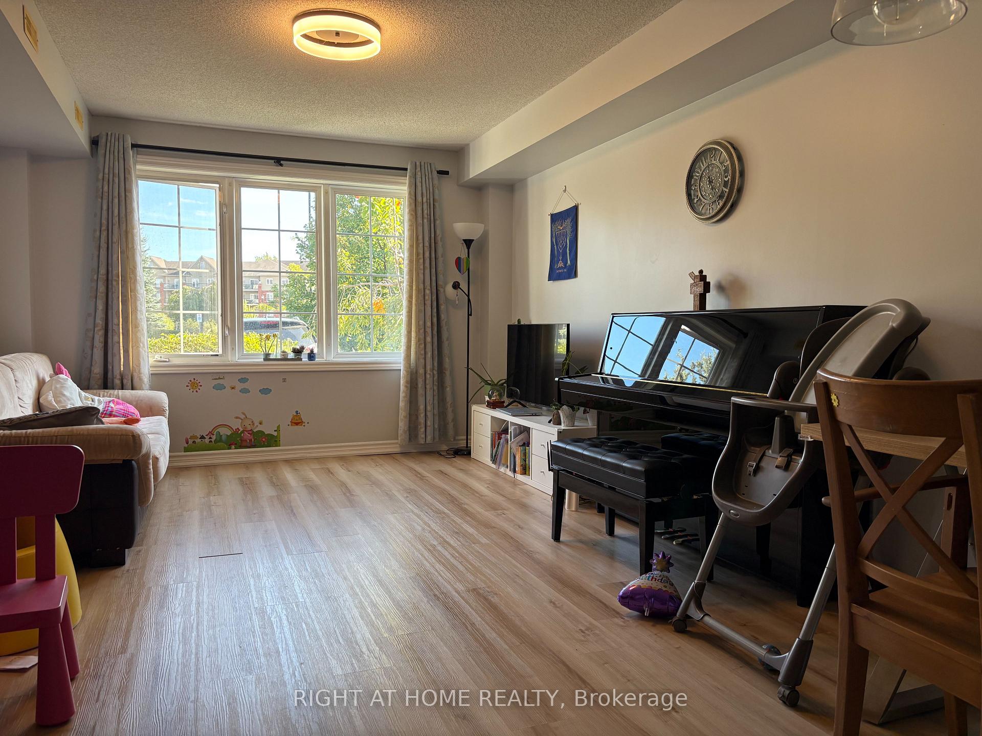 Photo 3 of Unit 3, 53 Ferndale Drive S, Barrie, Ardagh — HOMEH