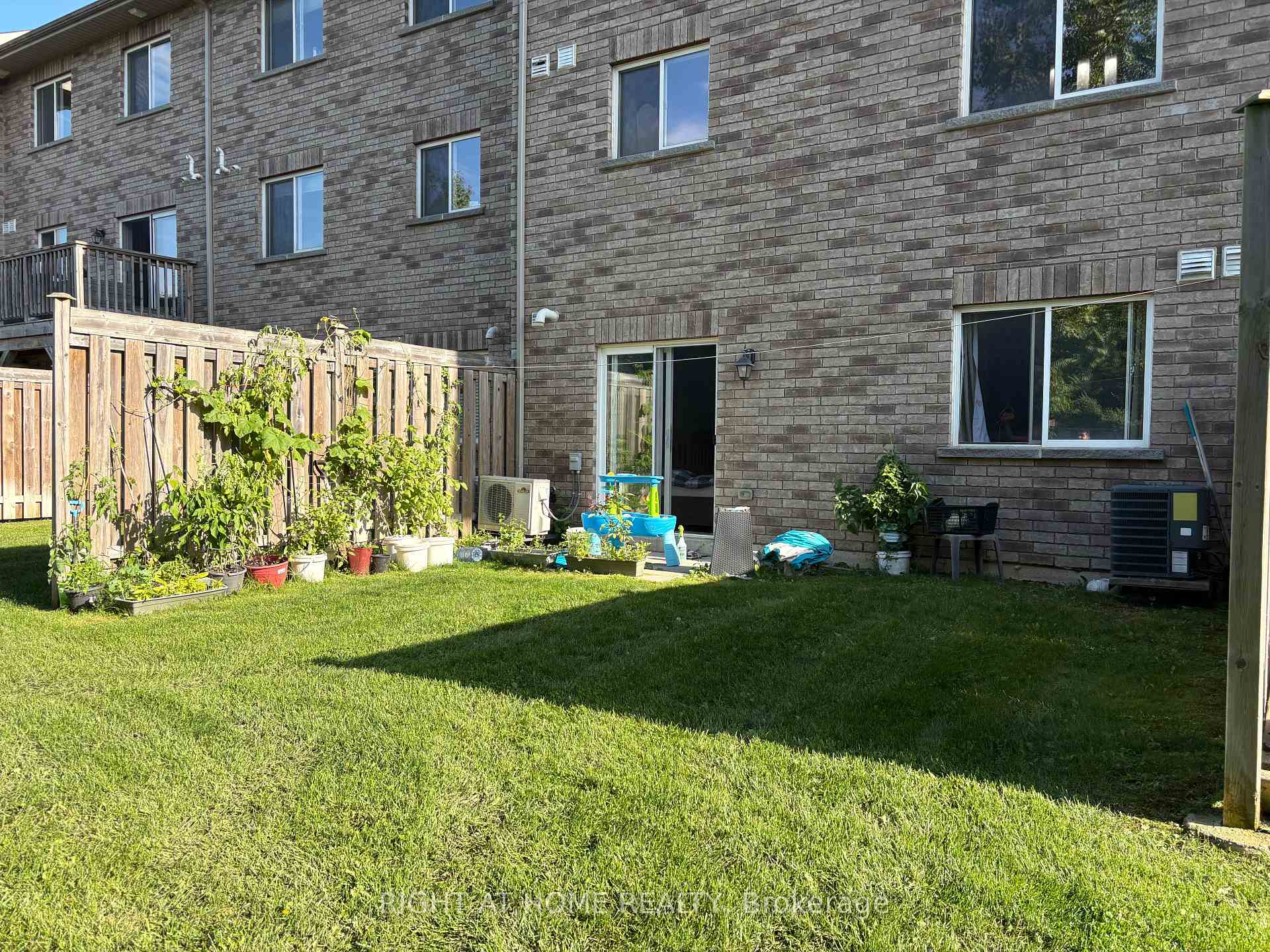 Photo 7 of Unit 3, 53 Ferndale Drive S, Barrie, Ardagh — HOMEH