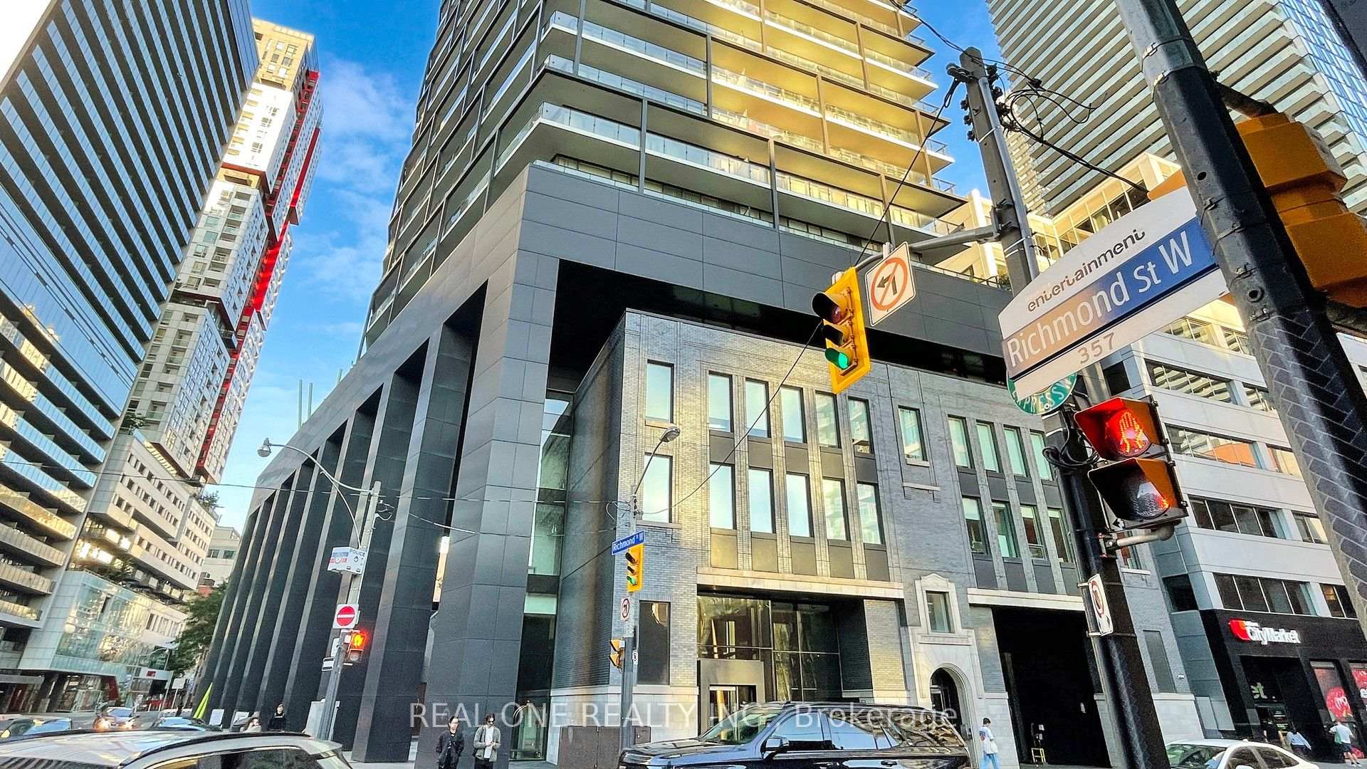Photo of Unit 3409, 125 Peter Street