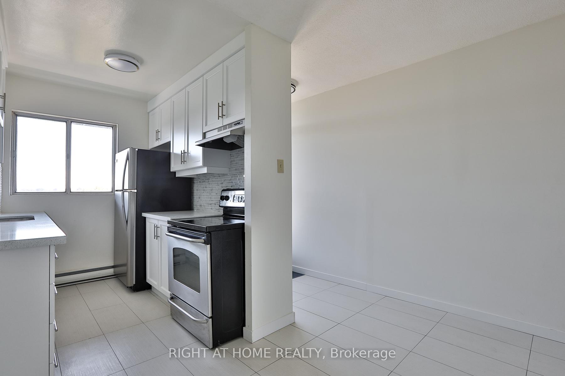 Photo 6 of Unit 302, 35 Sunny Glenway, Toronto, Flemingdon Park — HOMEH