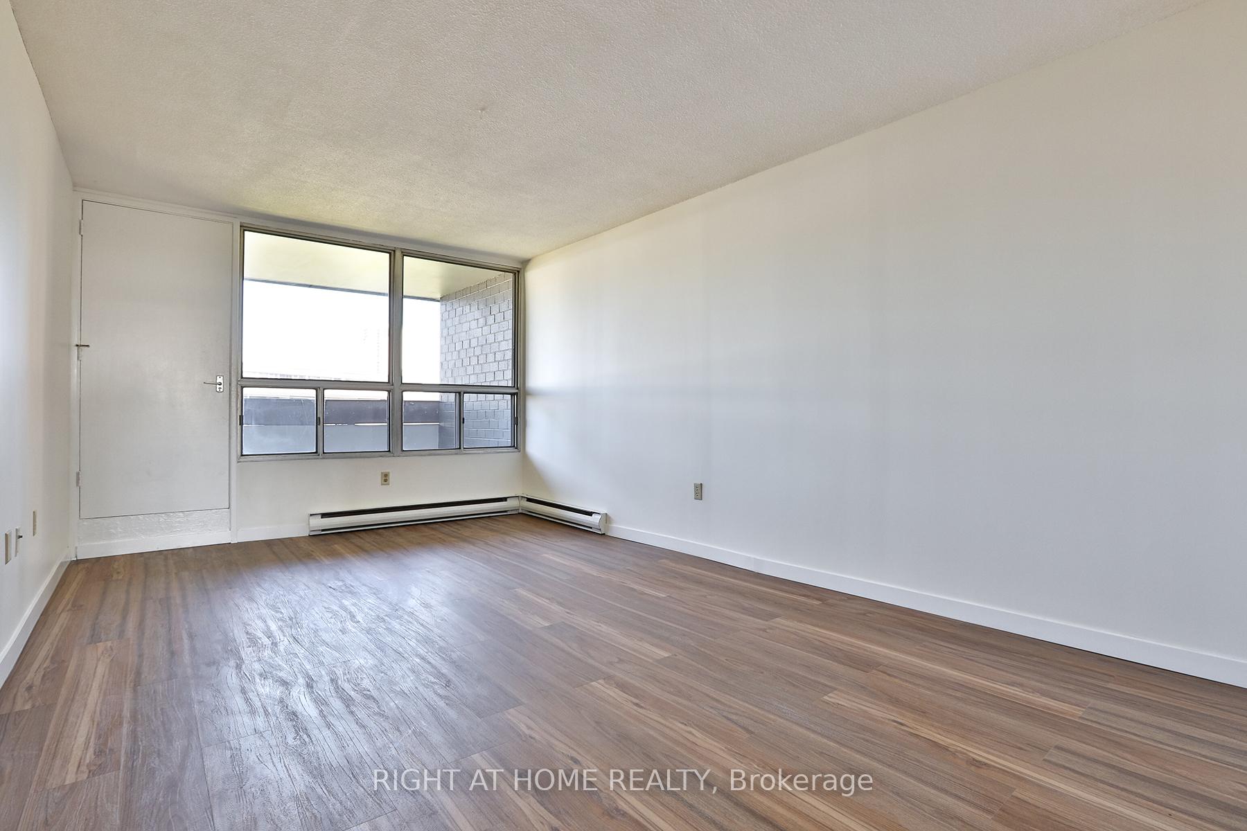 Photo 8 of Unit 302, 35 Sunny Glenway, Toronto, Flemingdon Park — HOMEH