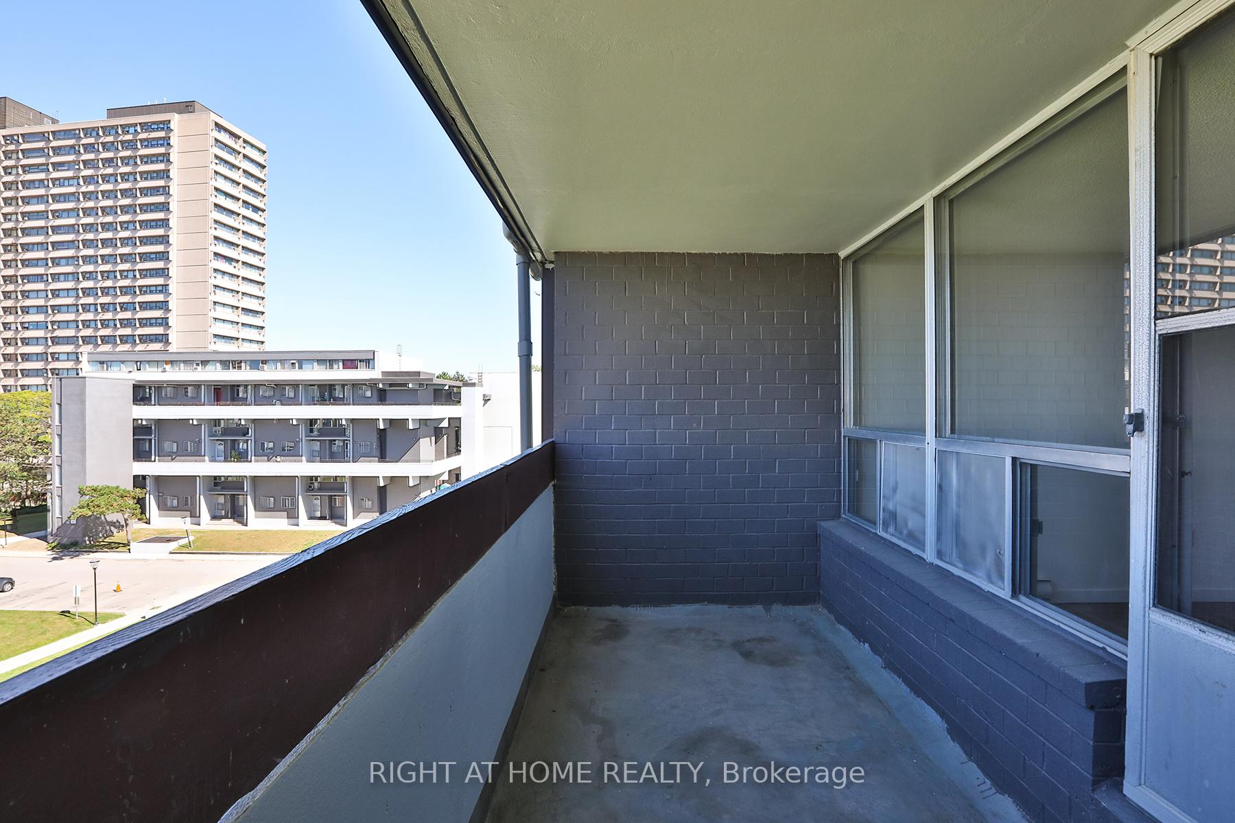 Photo 12 of Unit 302, 35 Sunny Glenway, Toronto, Flemingdon Park — HOMEH