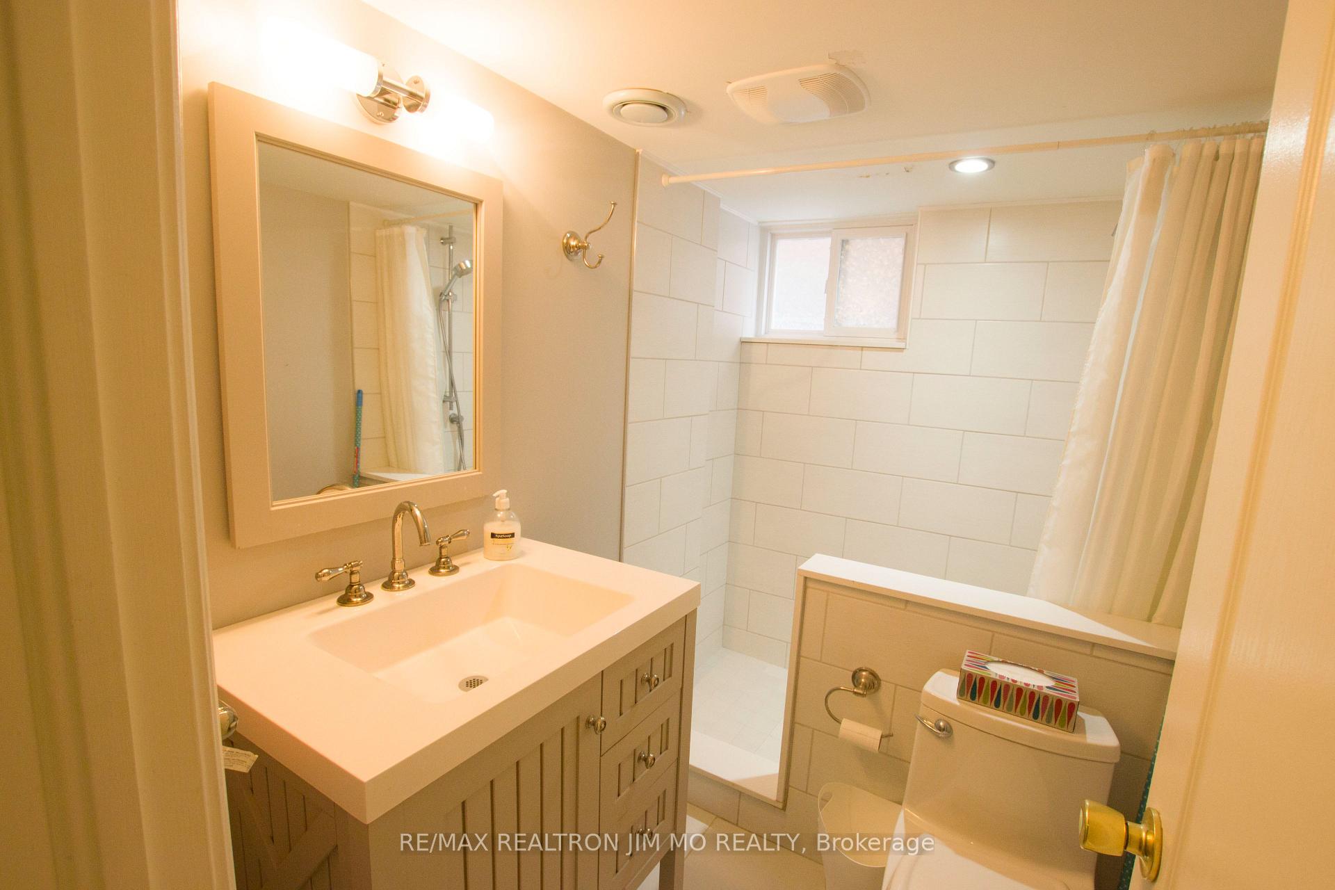Photo 9 of 192 Maxome Avenue, North York, Newtonbrook East — HOMEH