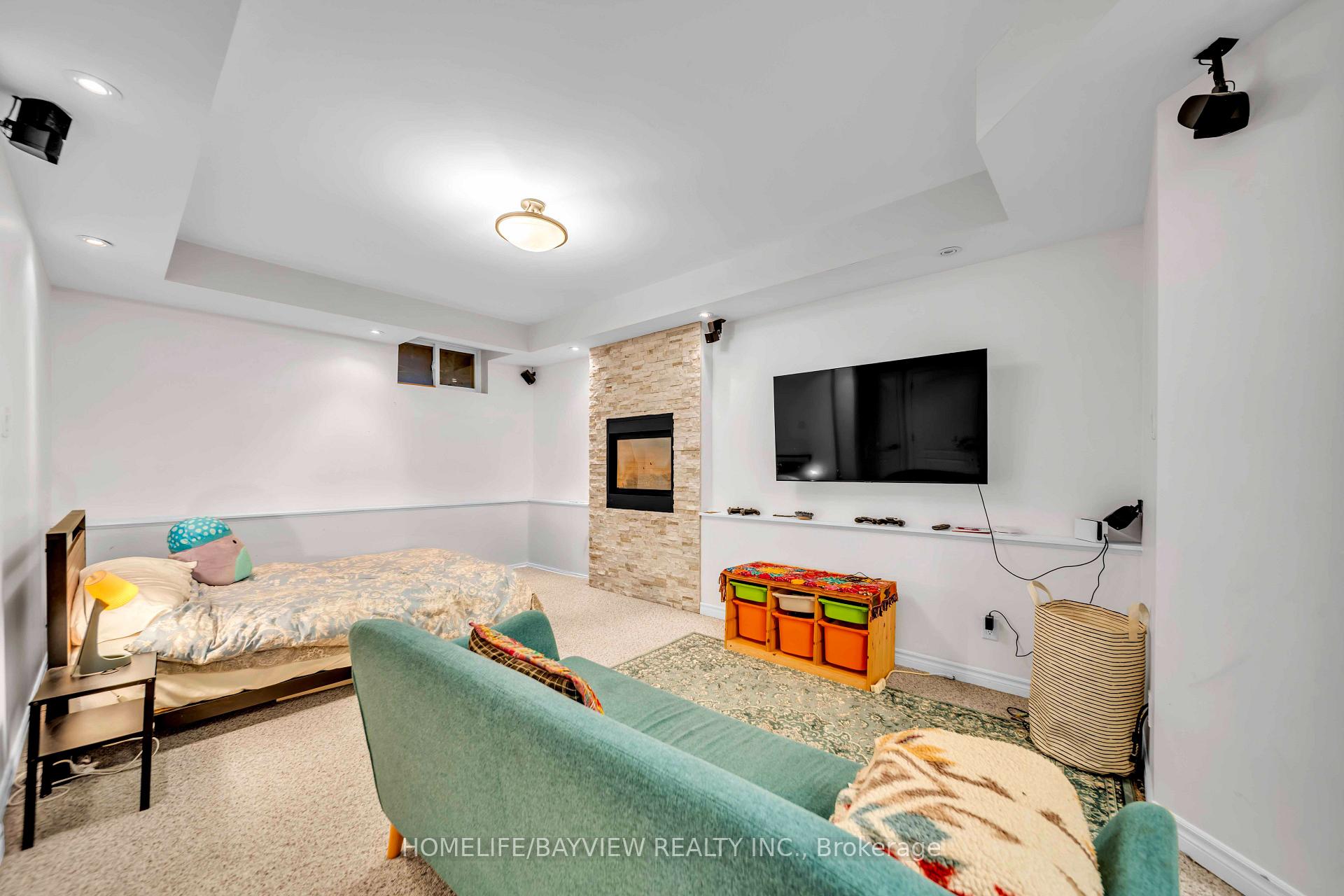 Photo 20 of 131 Heddington Avenue, Toronto, Lawrence Park South — HOMEH