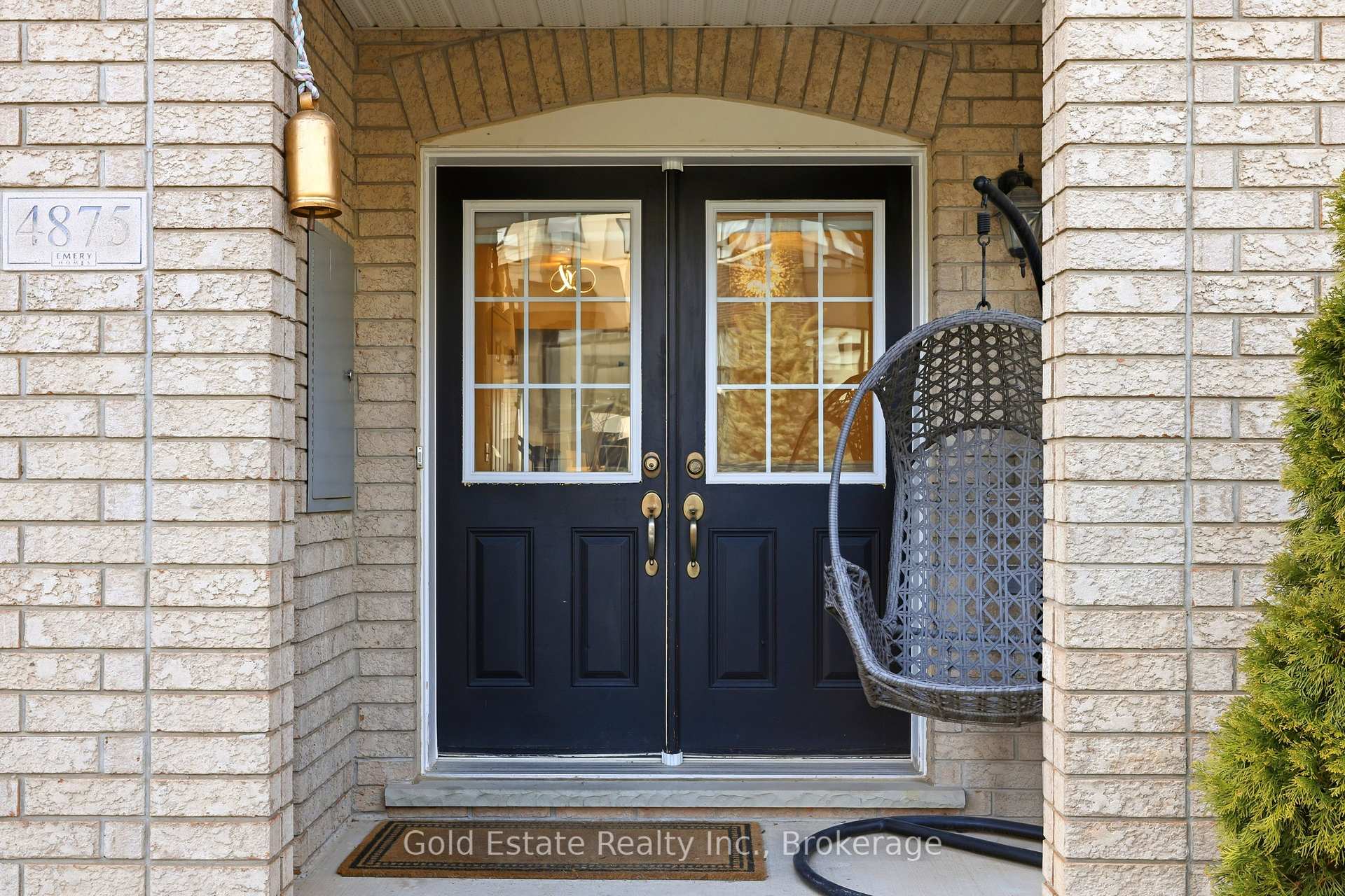 Photo 2 of 4875 Valera Road, Burlington, Alton — HOMEH