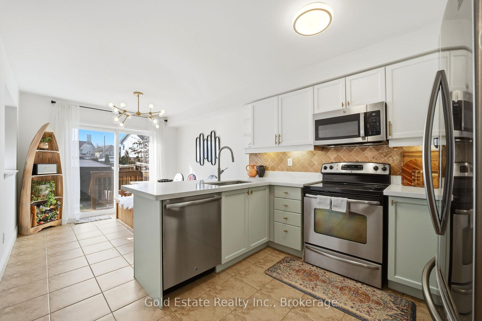 Photo 6 of 4875 Valera Road, Burlington, Alton — HOMEH