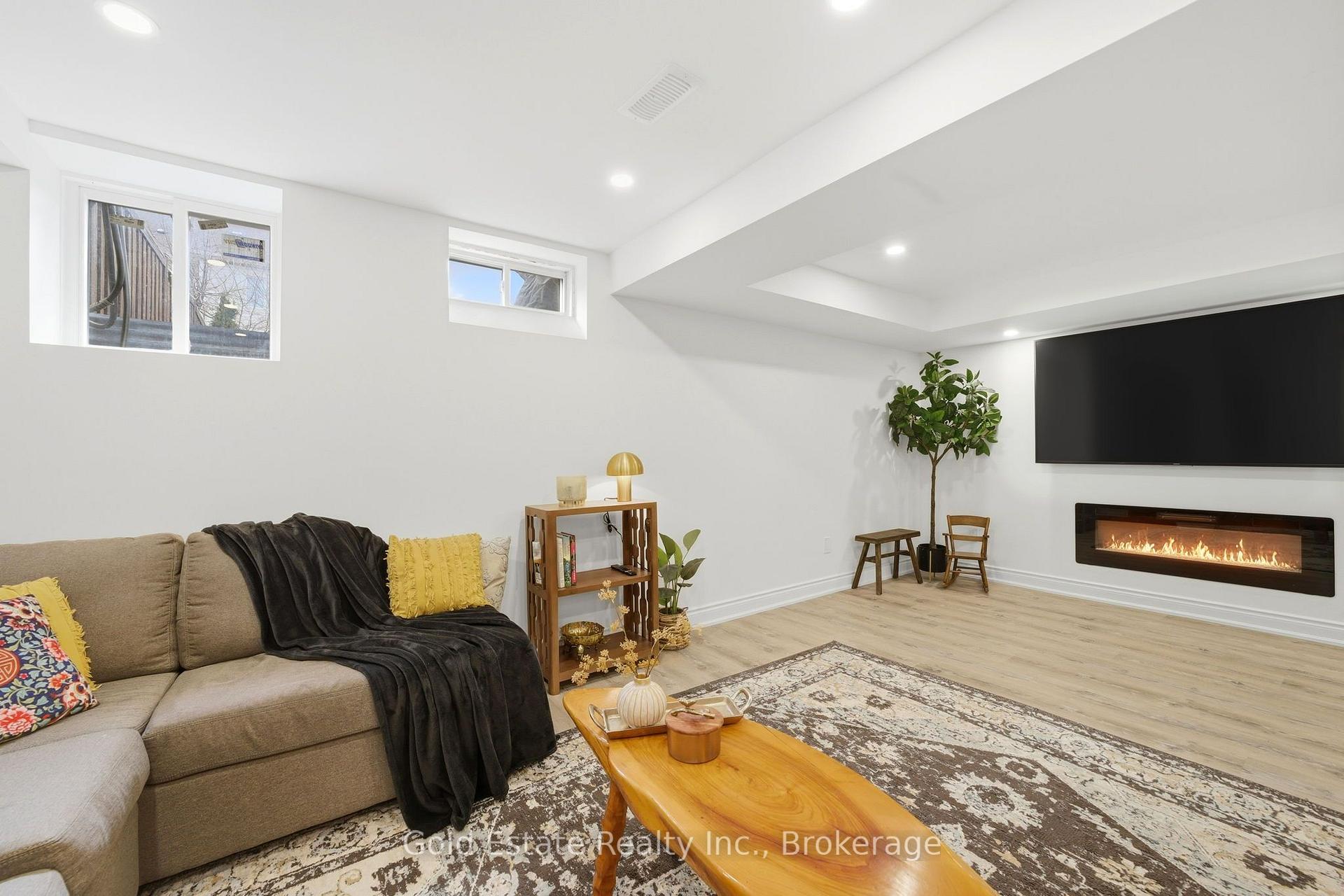 Photo 18 of 4875 Valera Road, Burlington, Alton — HOMEH