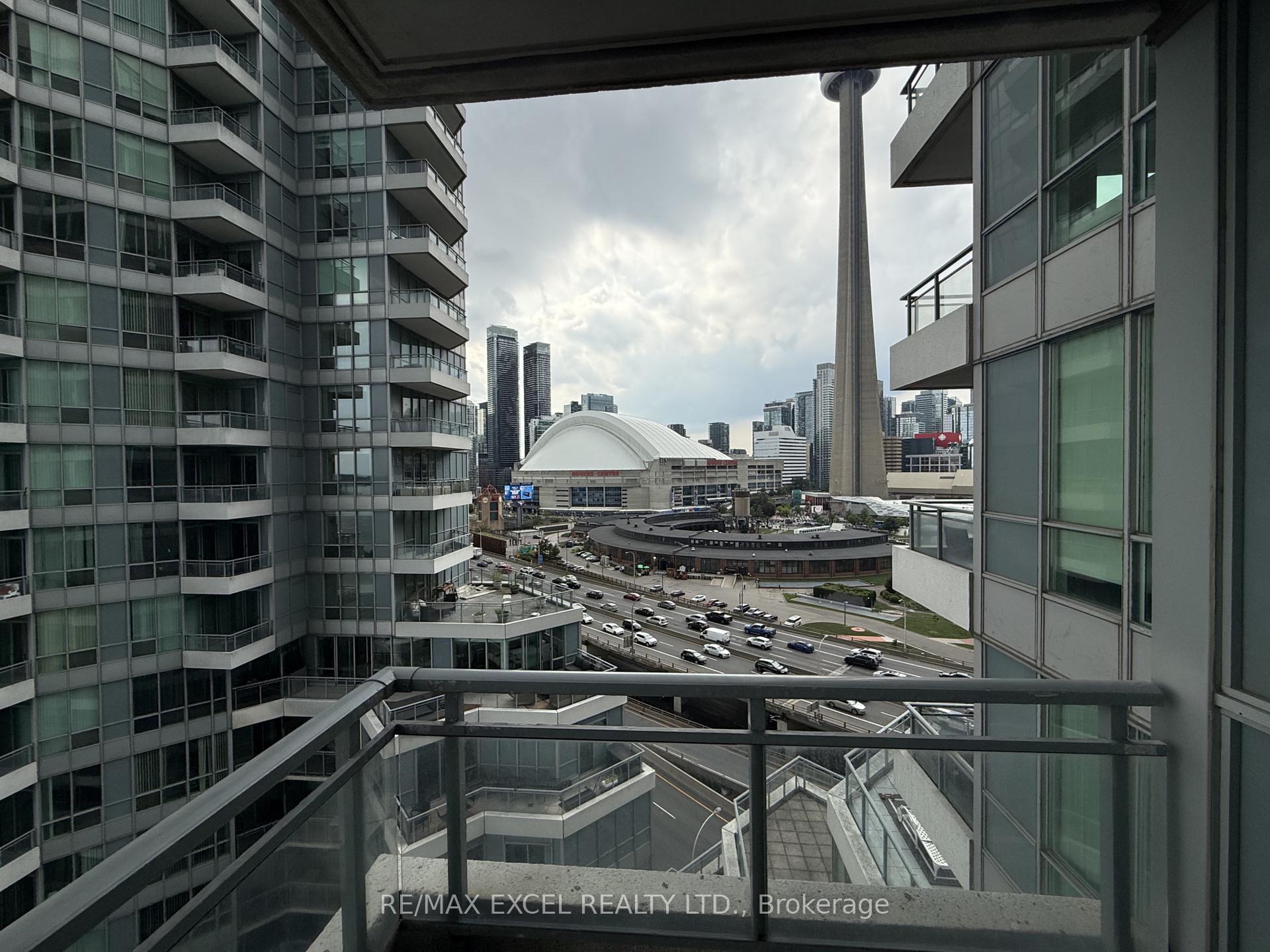 Photo 2 of Unit 1710, 228 Queens Quay W, Toronto, Waterfront Communities — HOMEH