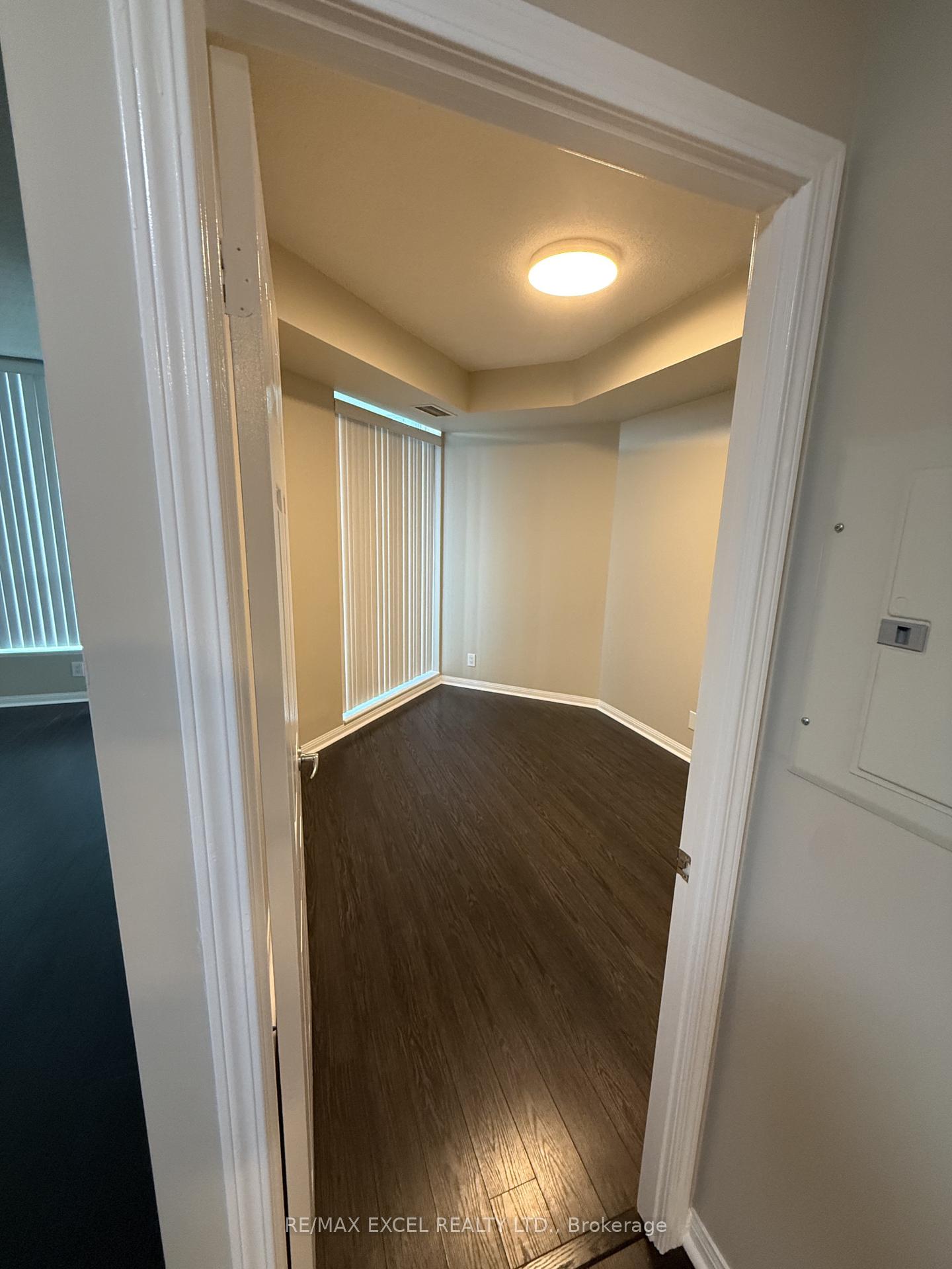 Photo 3 of Unit 1710, 228 Queens Quay W, Toronto, Waterfront Communities — HOMEH
