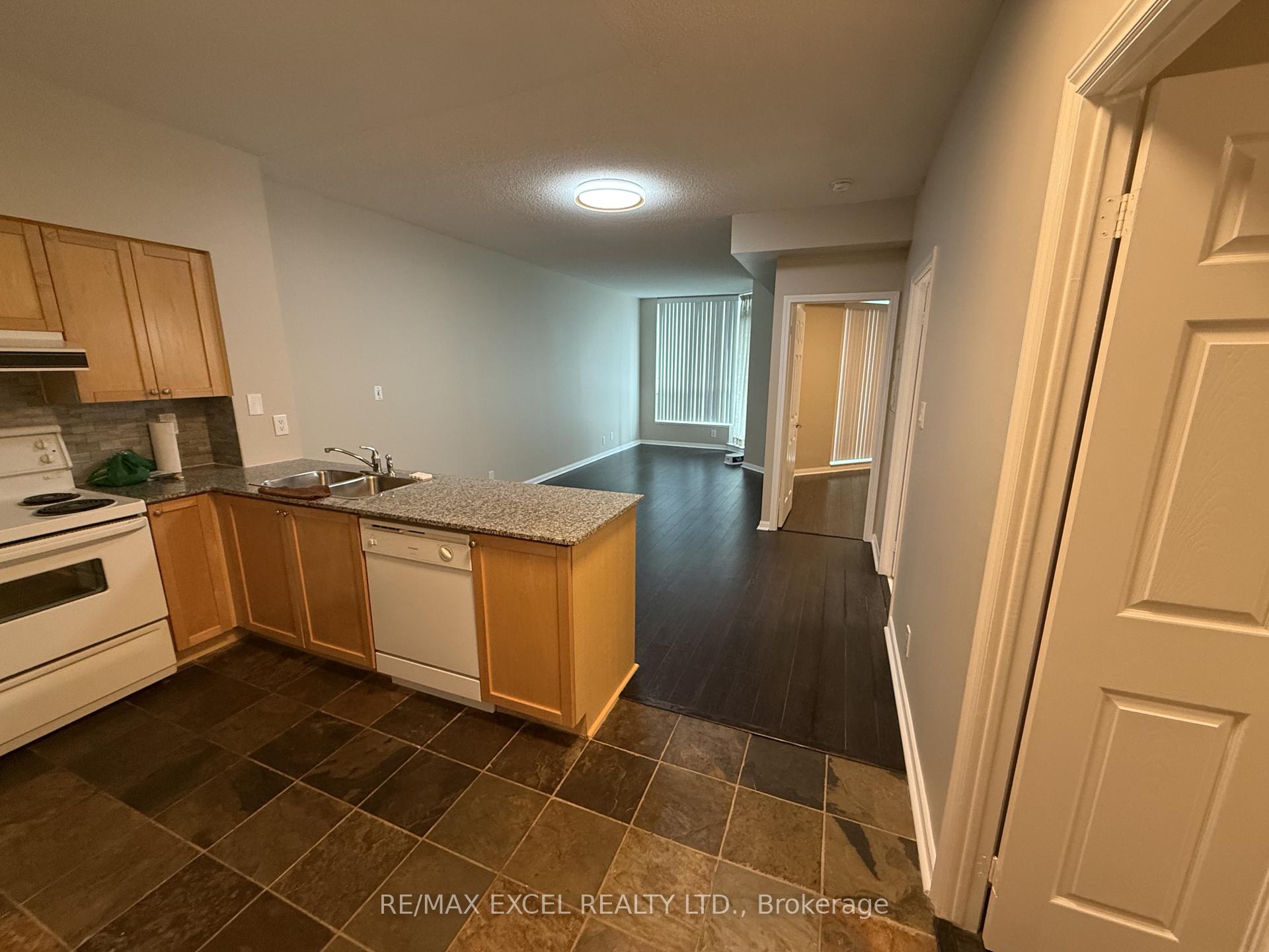 Photo 8 of Unit 1710, 228 Queens Quay W, Toronto, Waterfront Communities — HOMEH