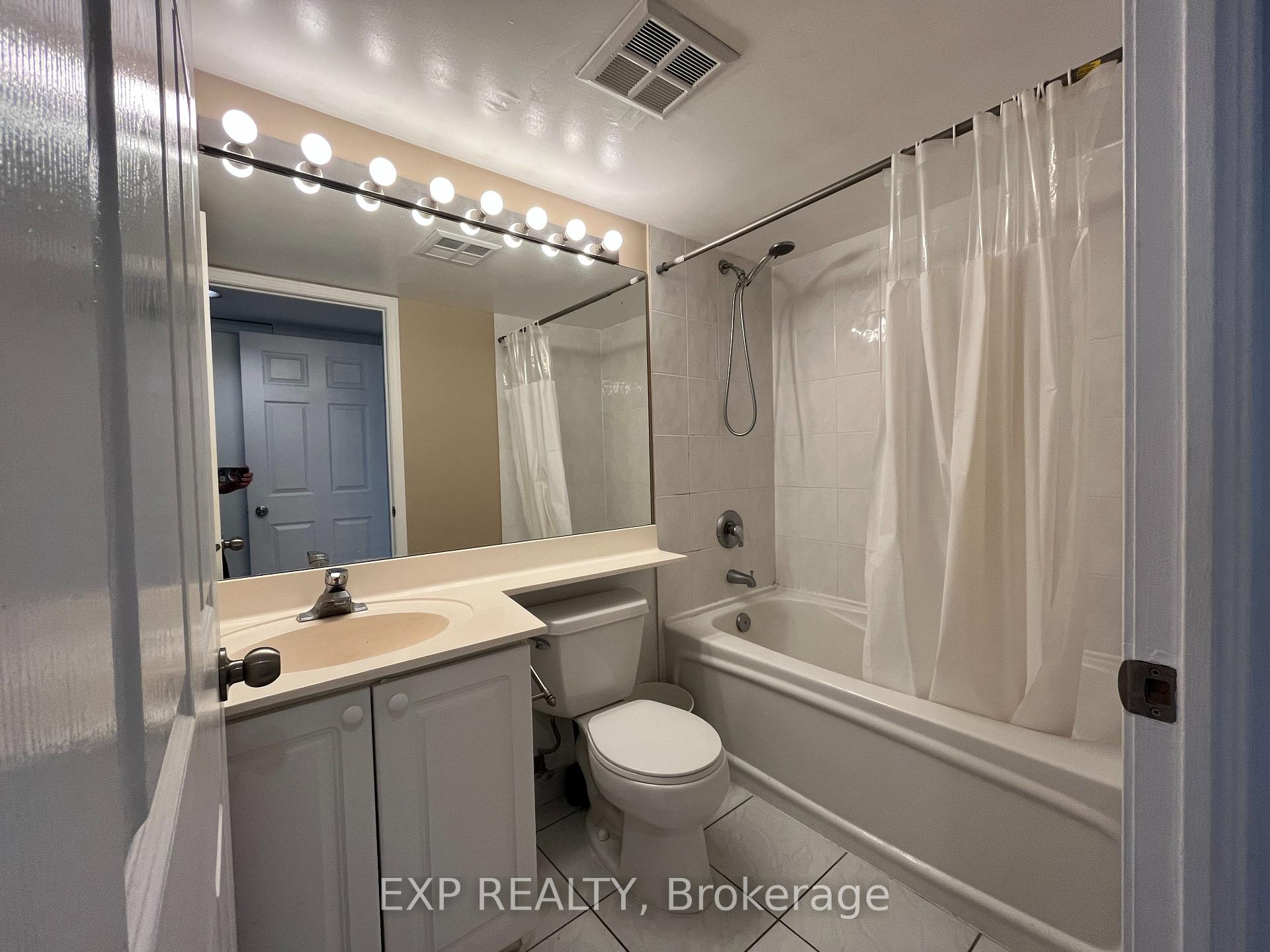 Photo 7 of Unit 1608, 28 Harrison Garden Boulevard, North York, Willowdale East — HOMEH