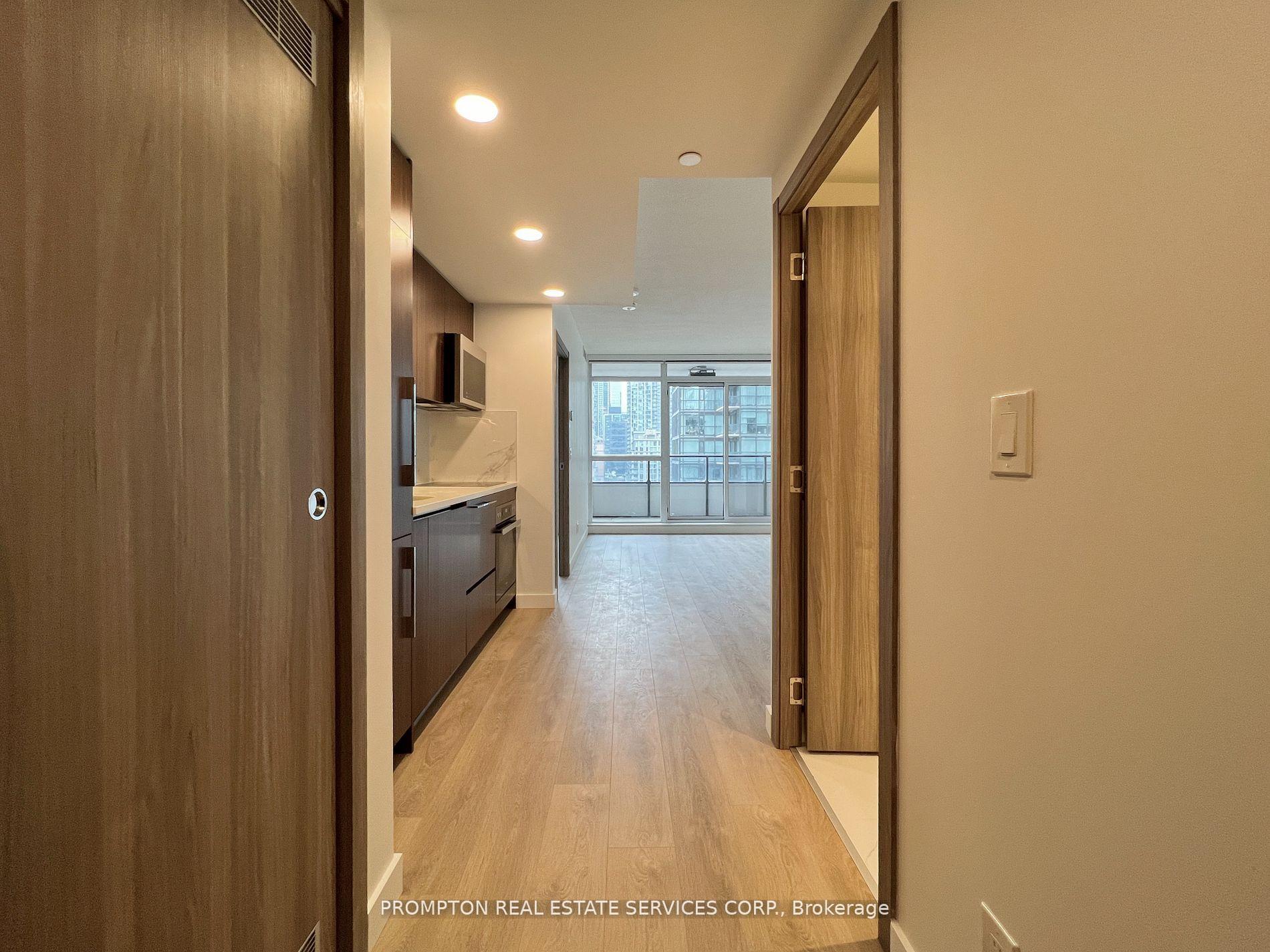 Photo 2 of Unit #1505, 38 Widmer Street, Toronto, Waterfront Communities — HOMEH