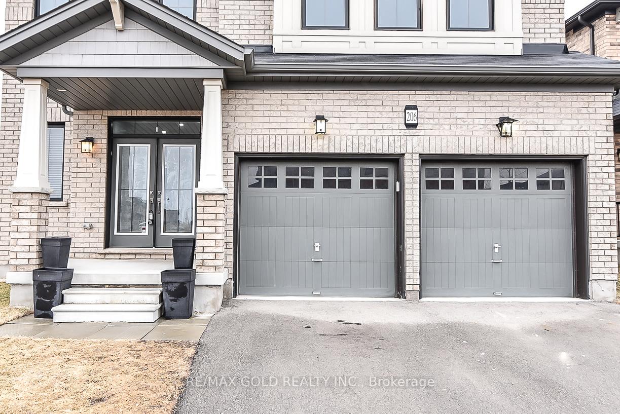 Photo 2 of 206 Crafter Crescent, Hamilton, Stoney Creek Mountain — HOMEH