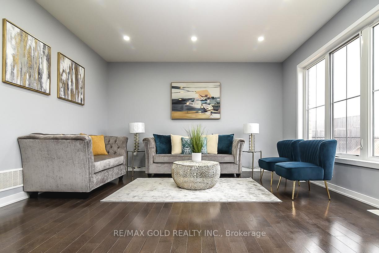 Photo 17 of 206 Crafter Crescent, Hamilton, Stoney Creek Mountain — HOMEH